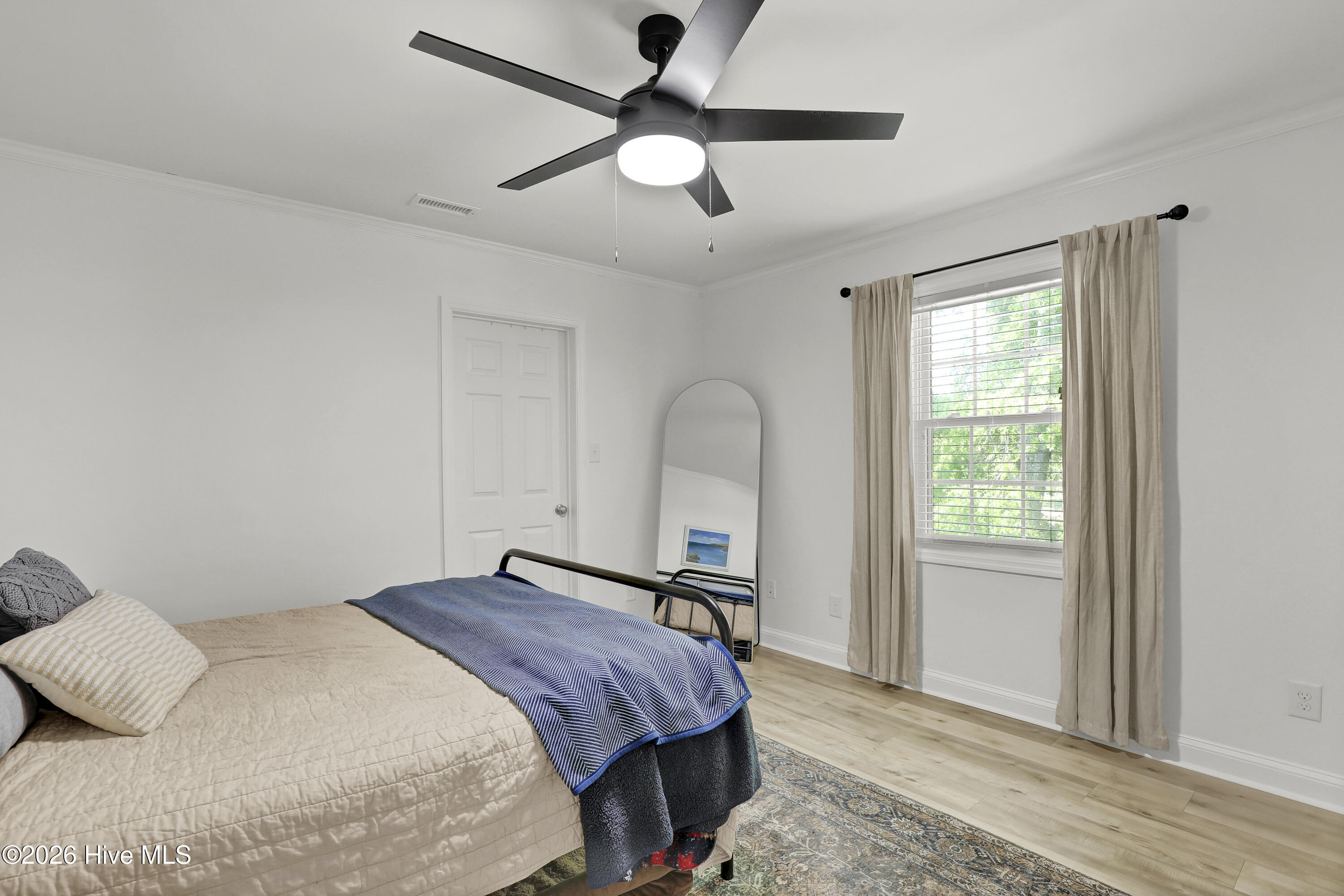 100566573 | Photo 42