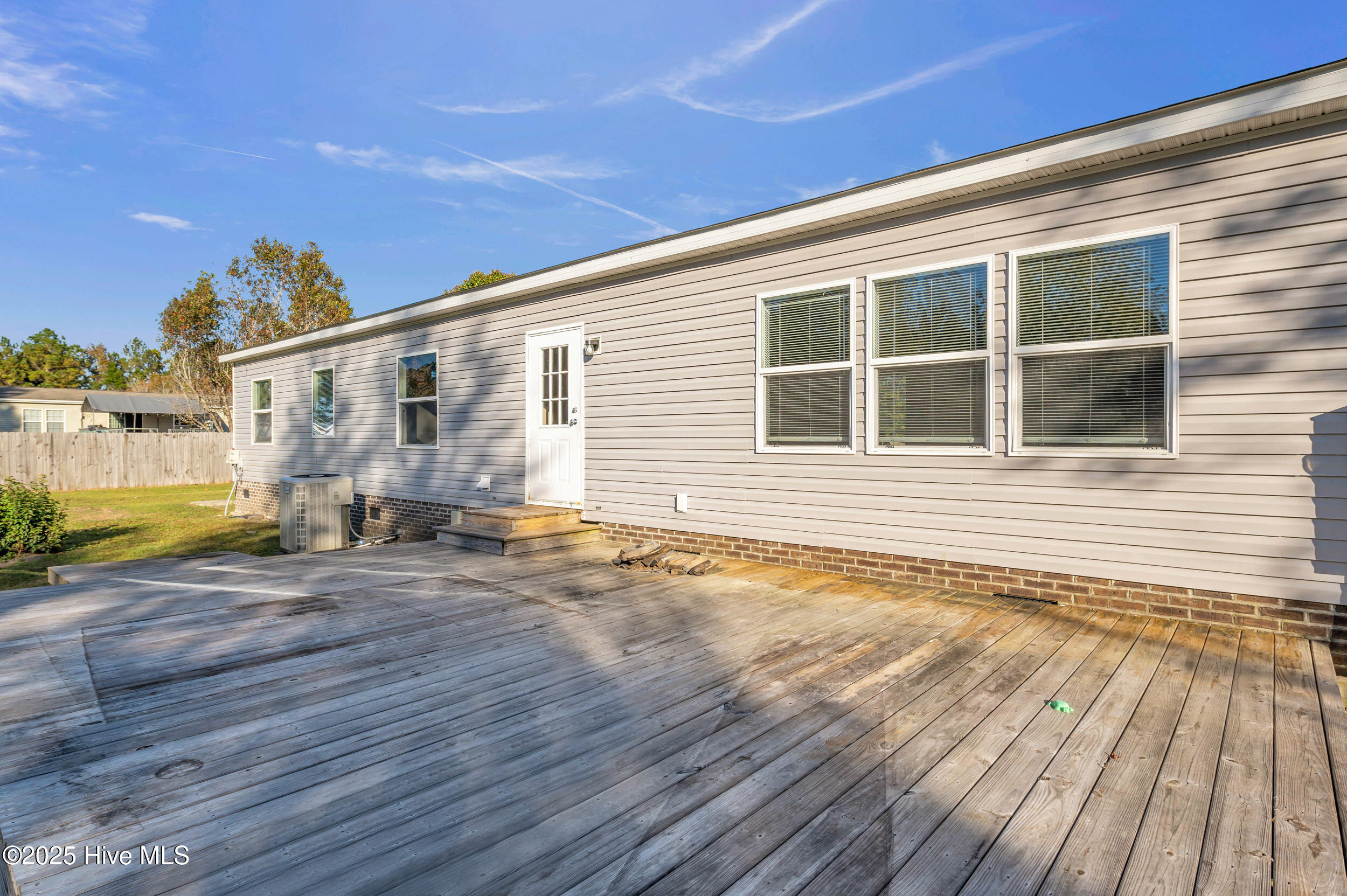 100540708 | Photo 33