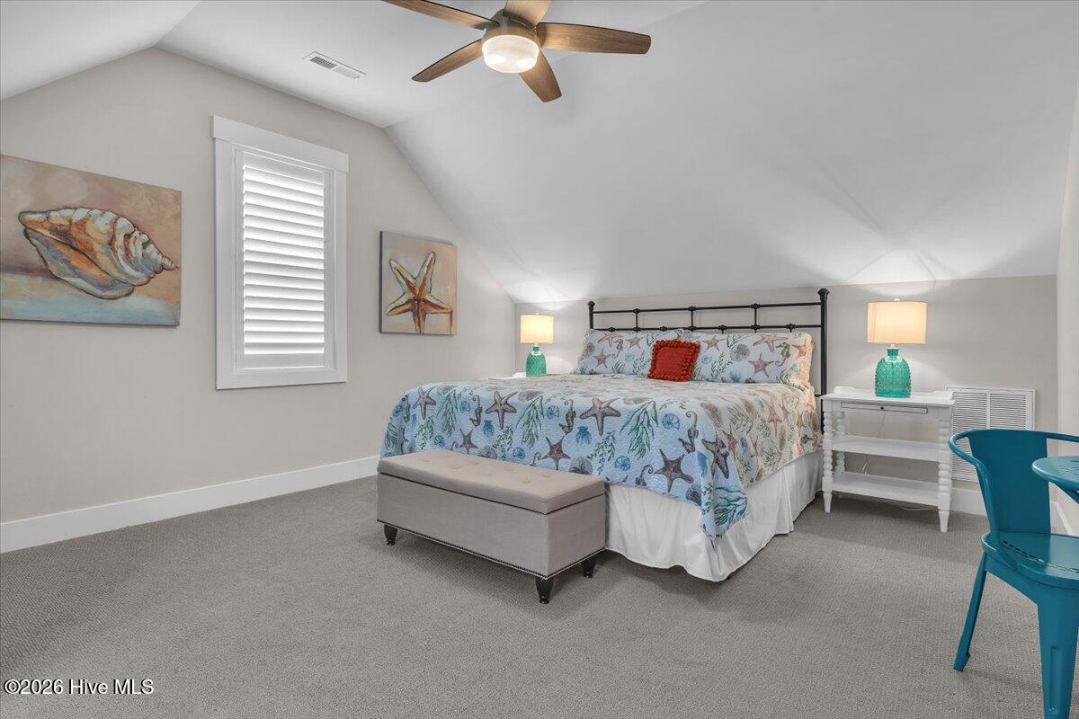 100558709 | Photo 72