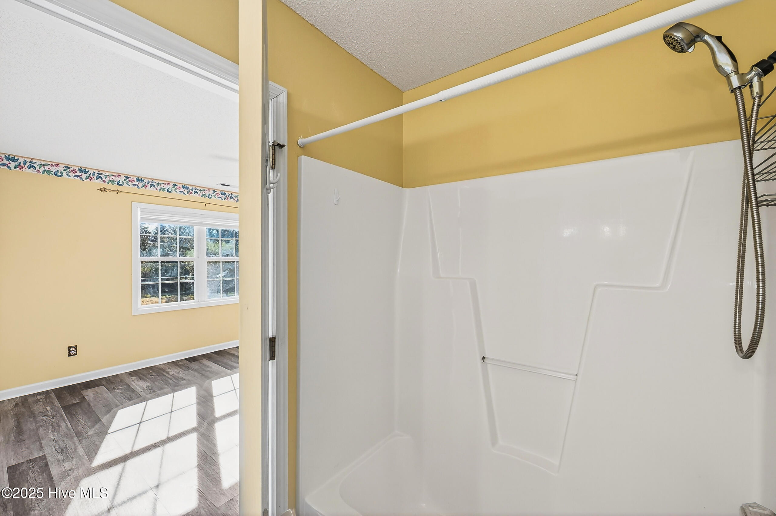 100543652 | Photo 18