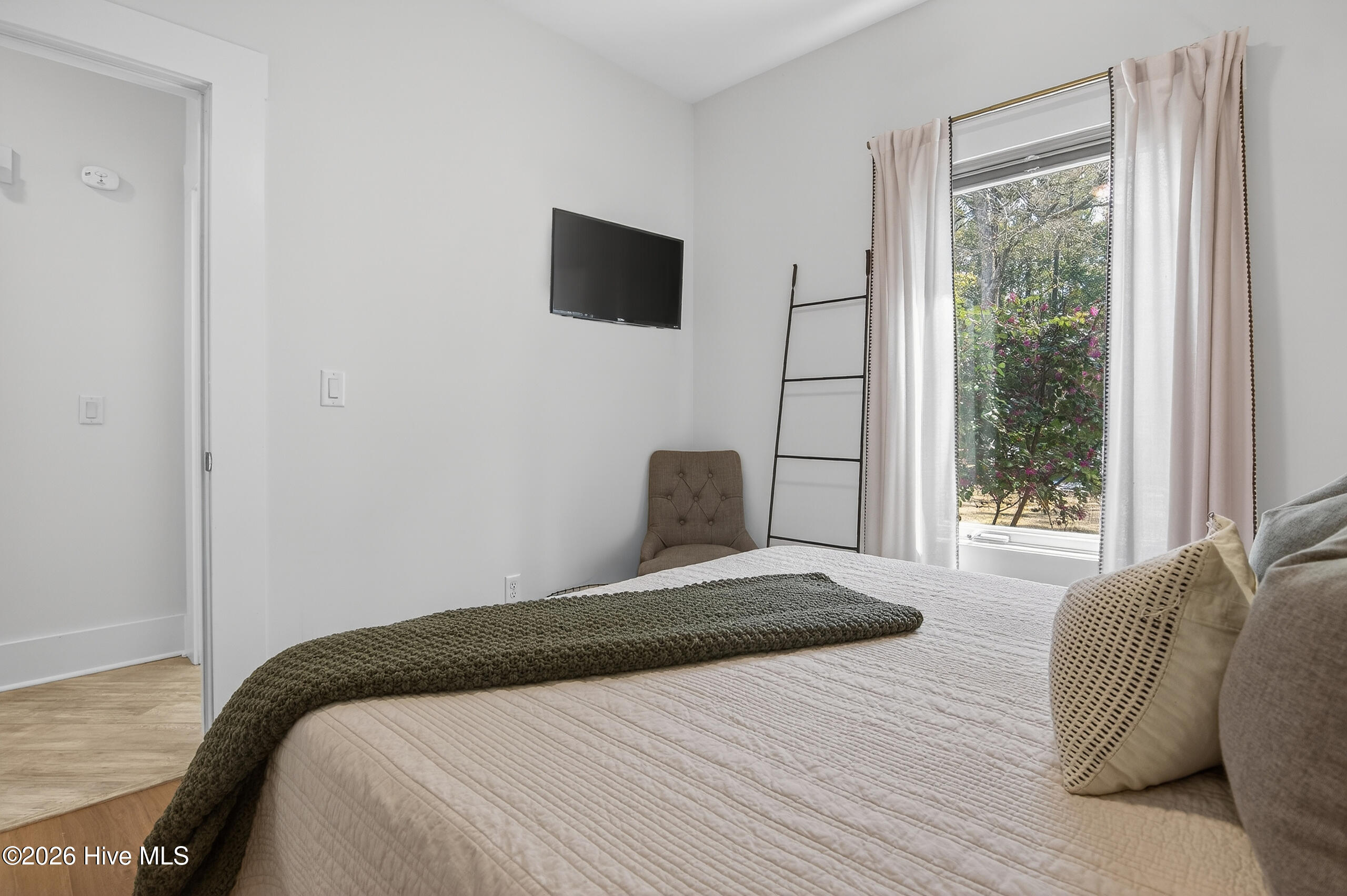 100565321 | Photo 29