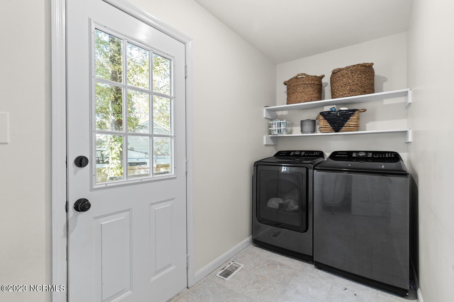 100544428 | Photo 31