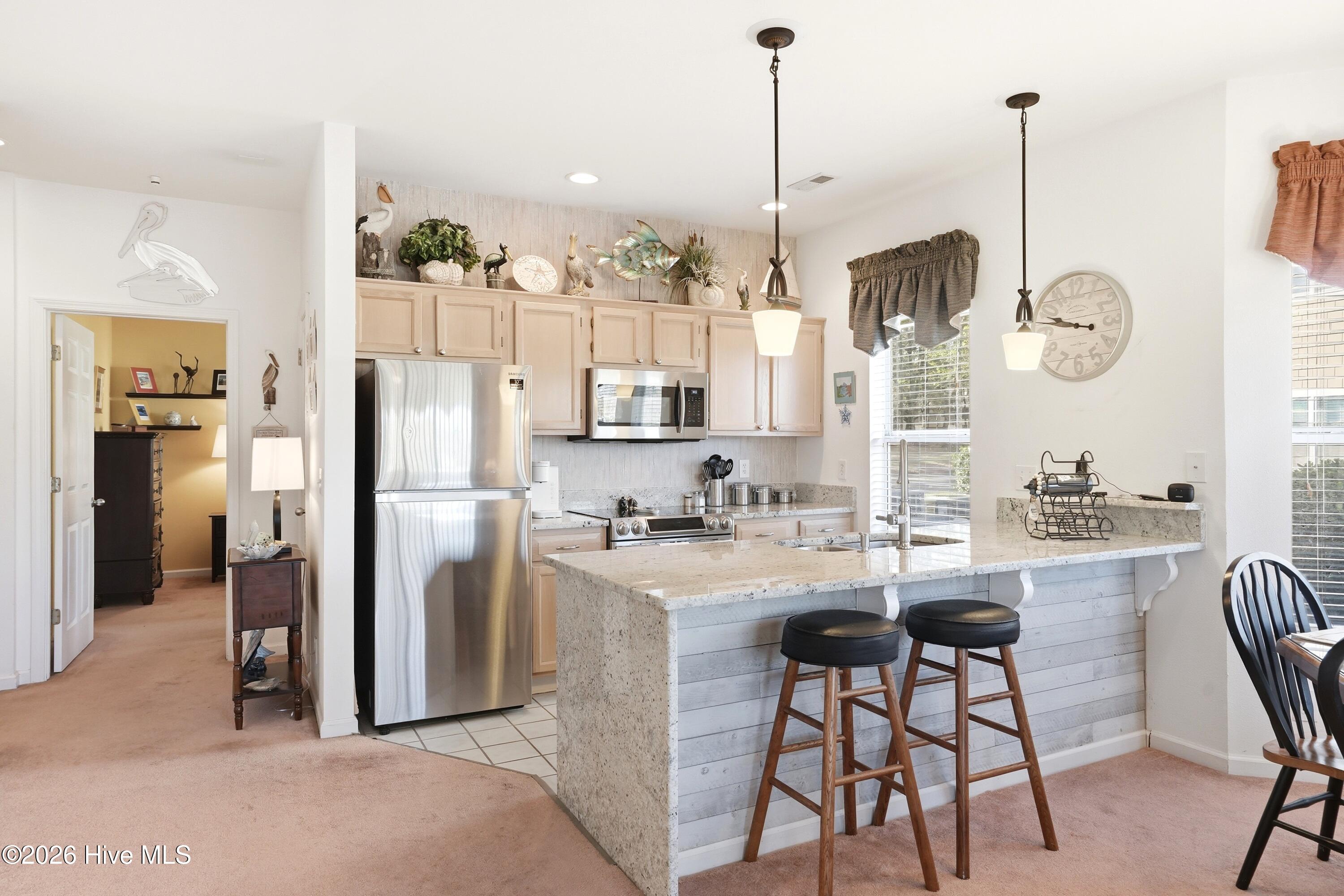 100561892 | Photo 18