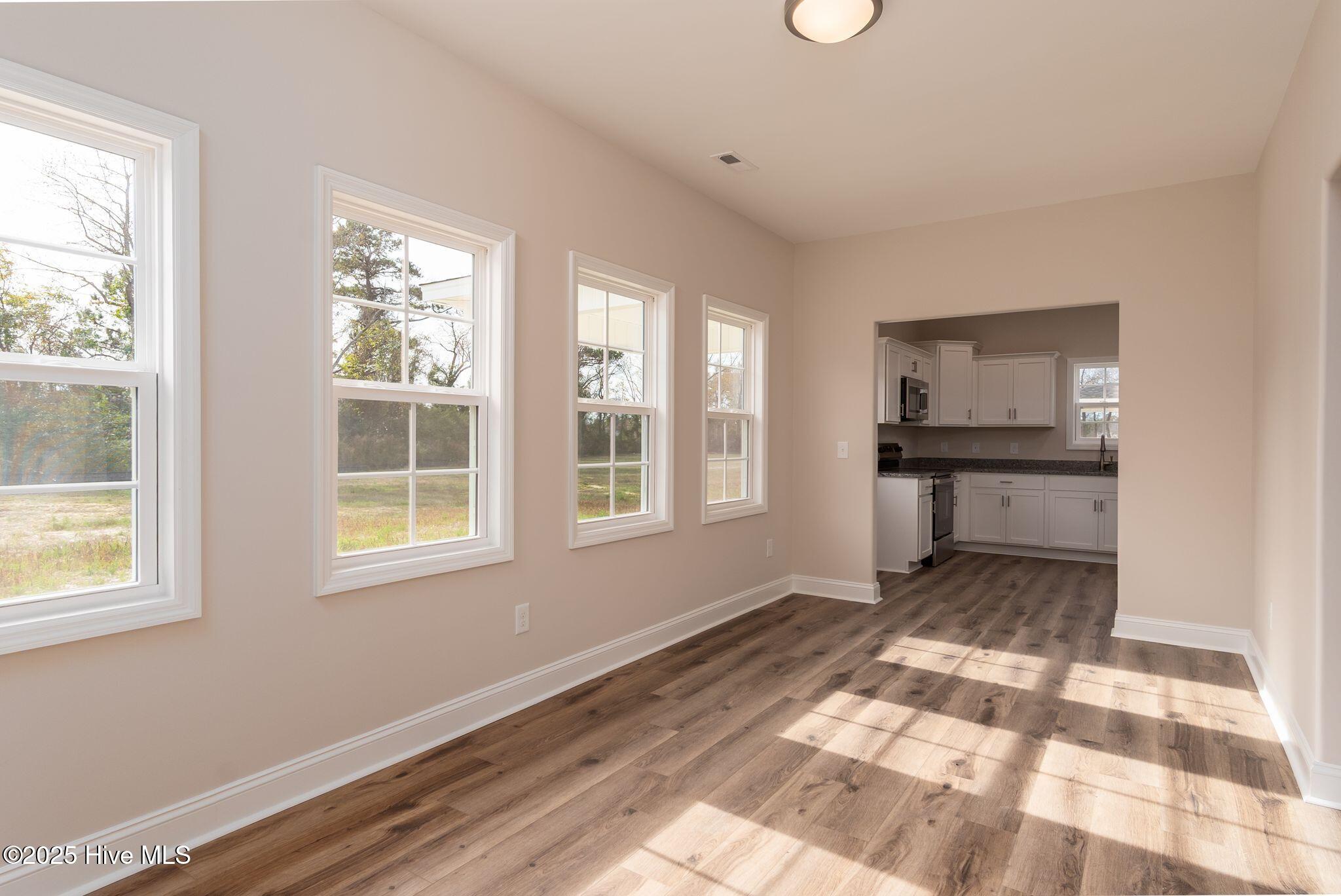 100531005 | Photo 15