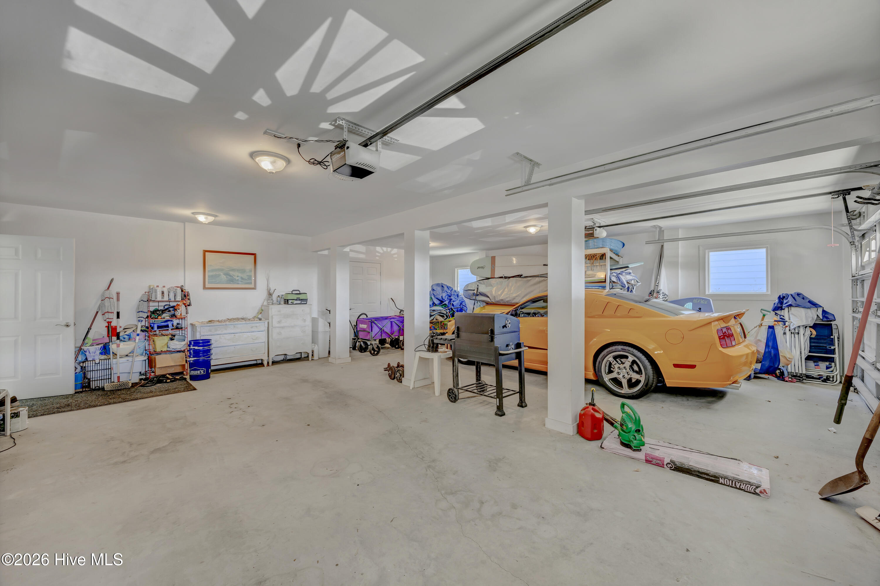 100560542 | Photo 35