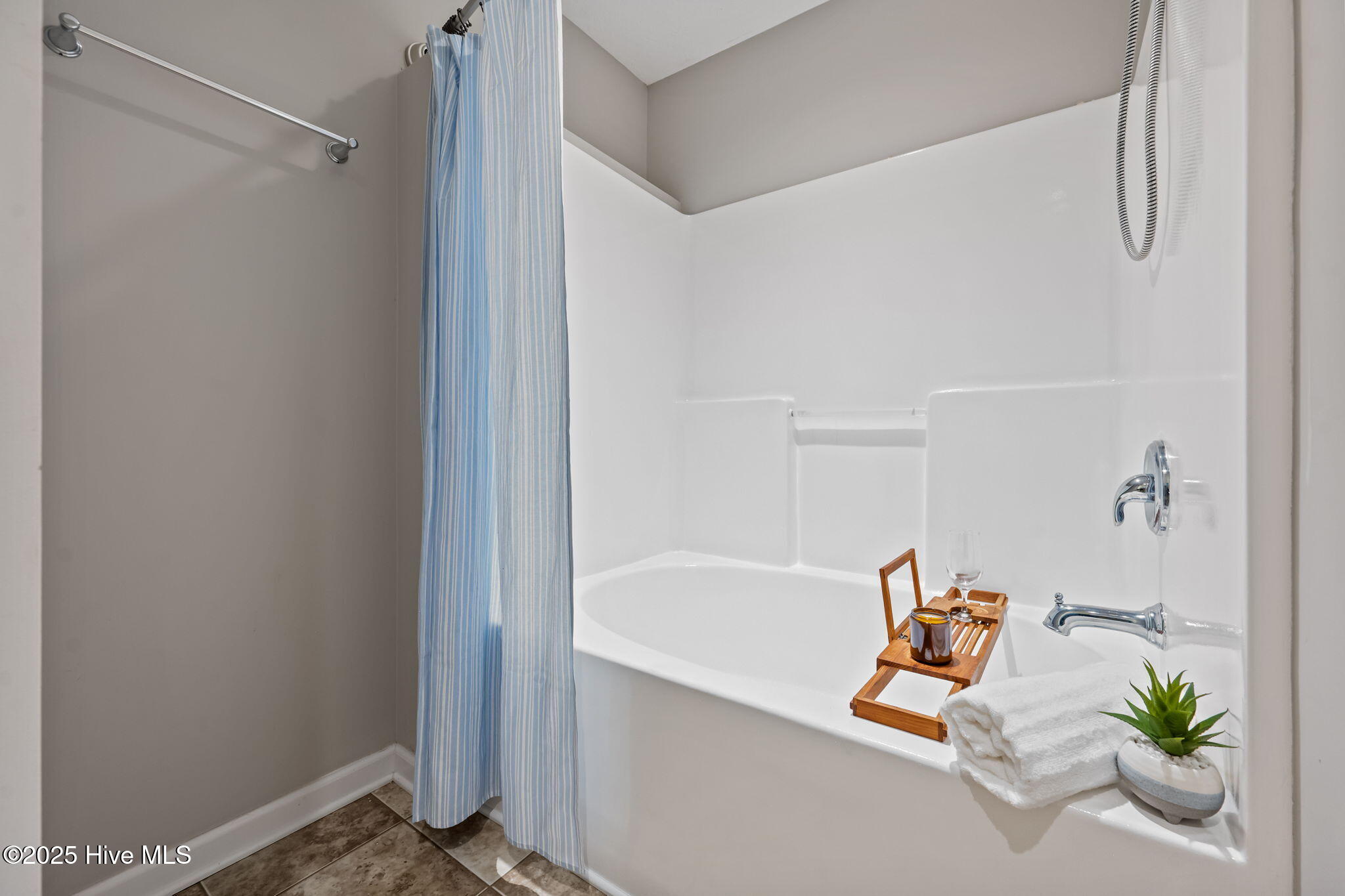 316 Sugarberry Court, Jacksonville, NC 28540 – photo 23: 42-web-or-mls-_RAD0275