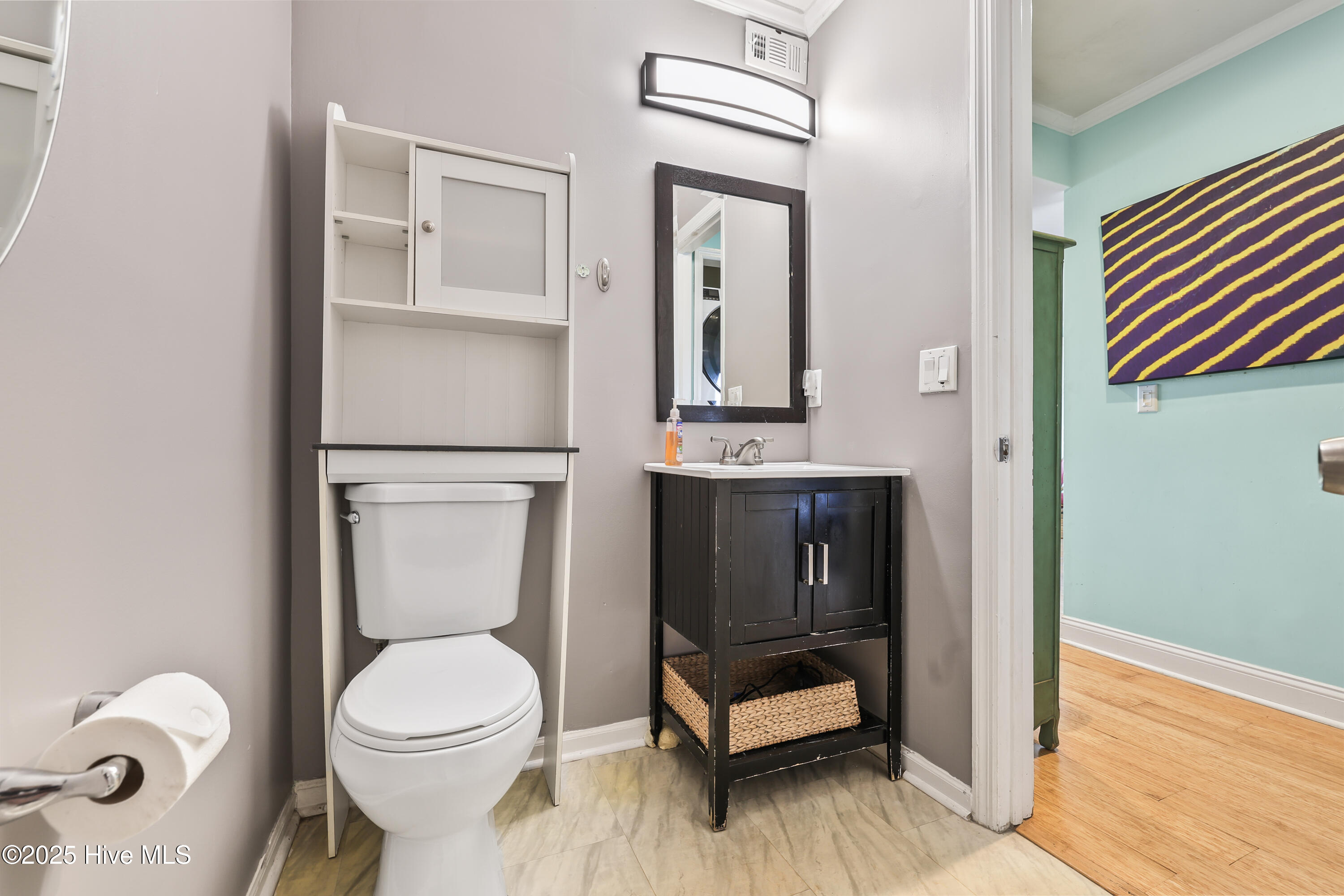 100497647 | Photo 23