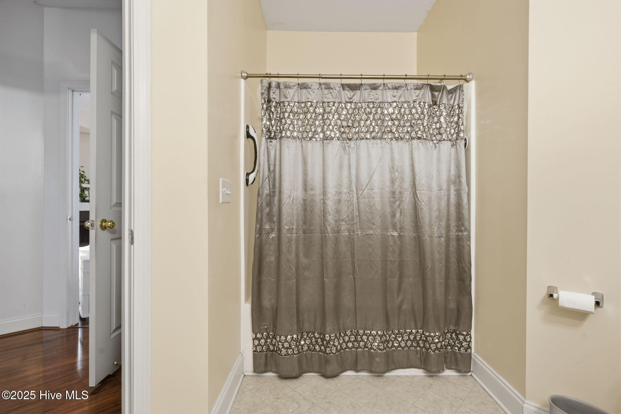 100546979 | Photo 21