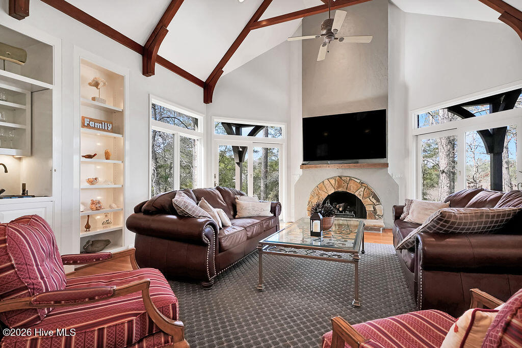 100564190 | Photo 13