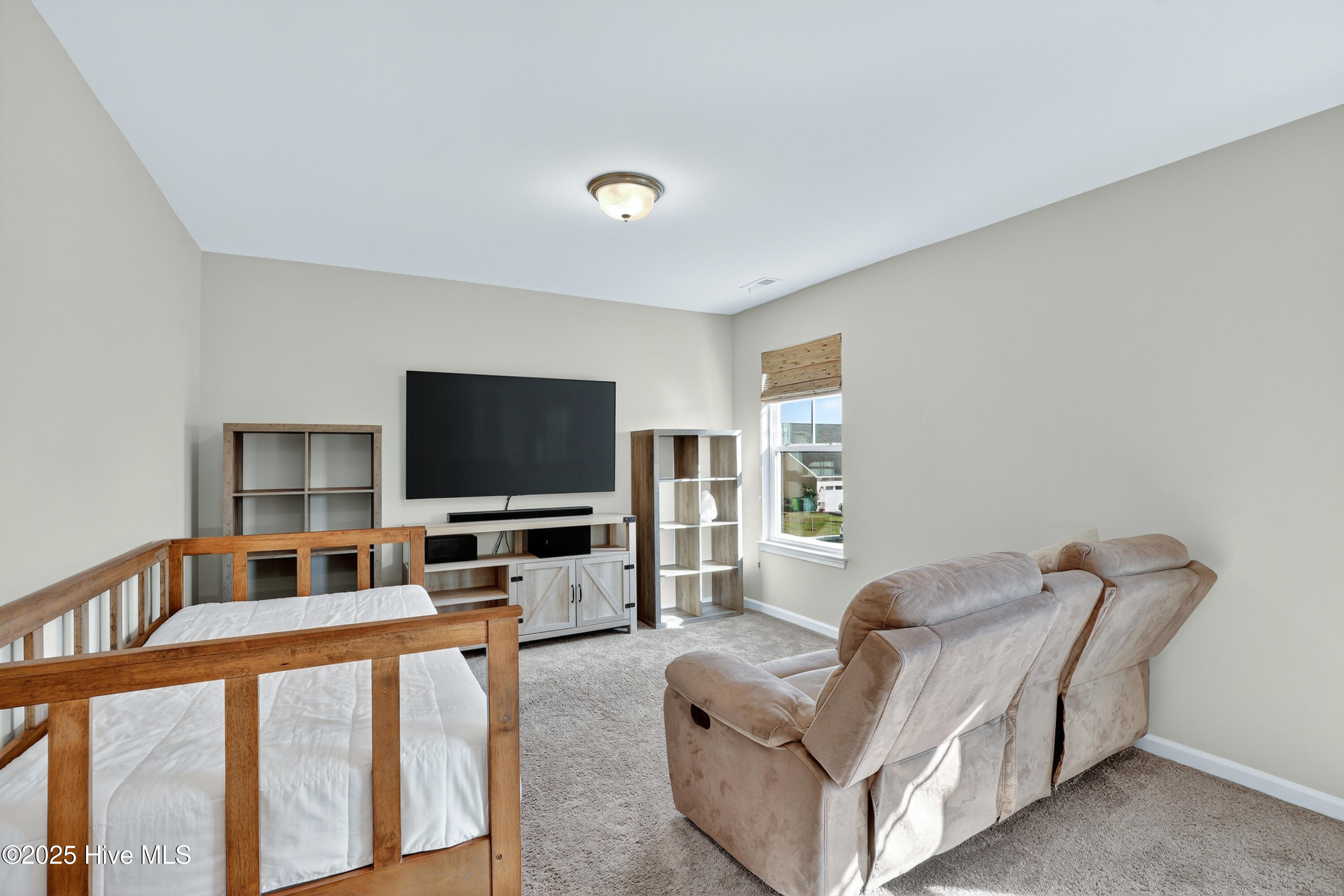 100533357 | Photo 14