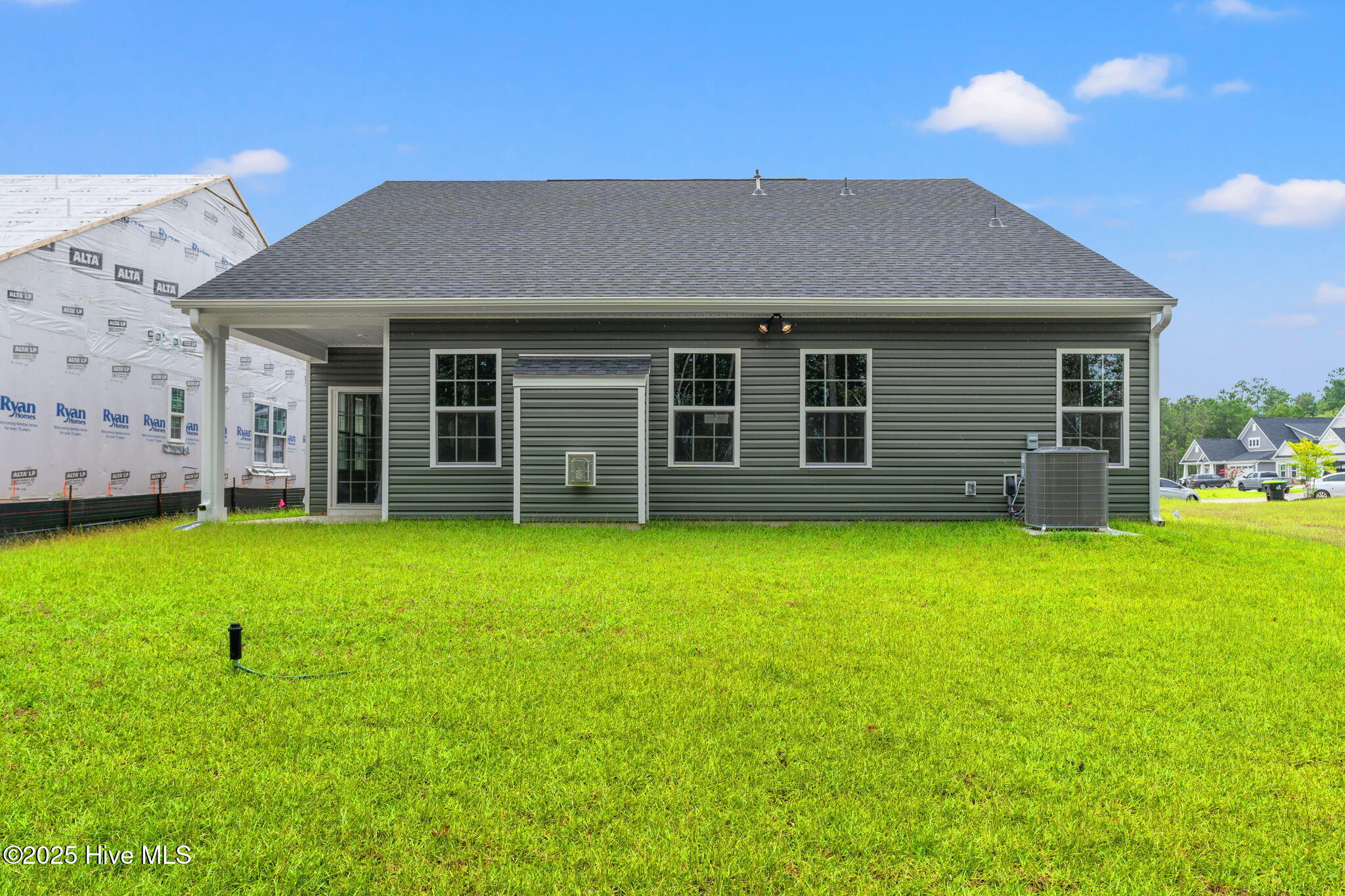 100558367 | Photo 21