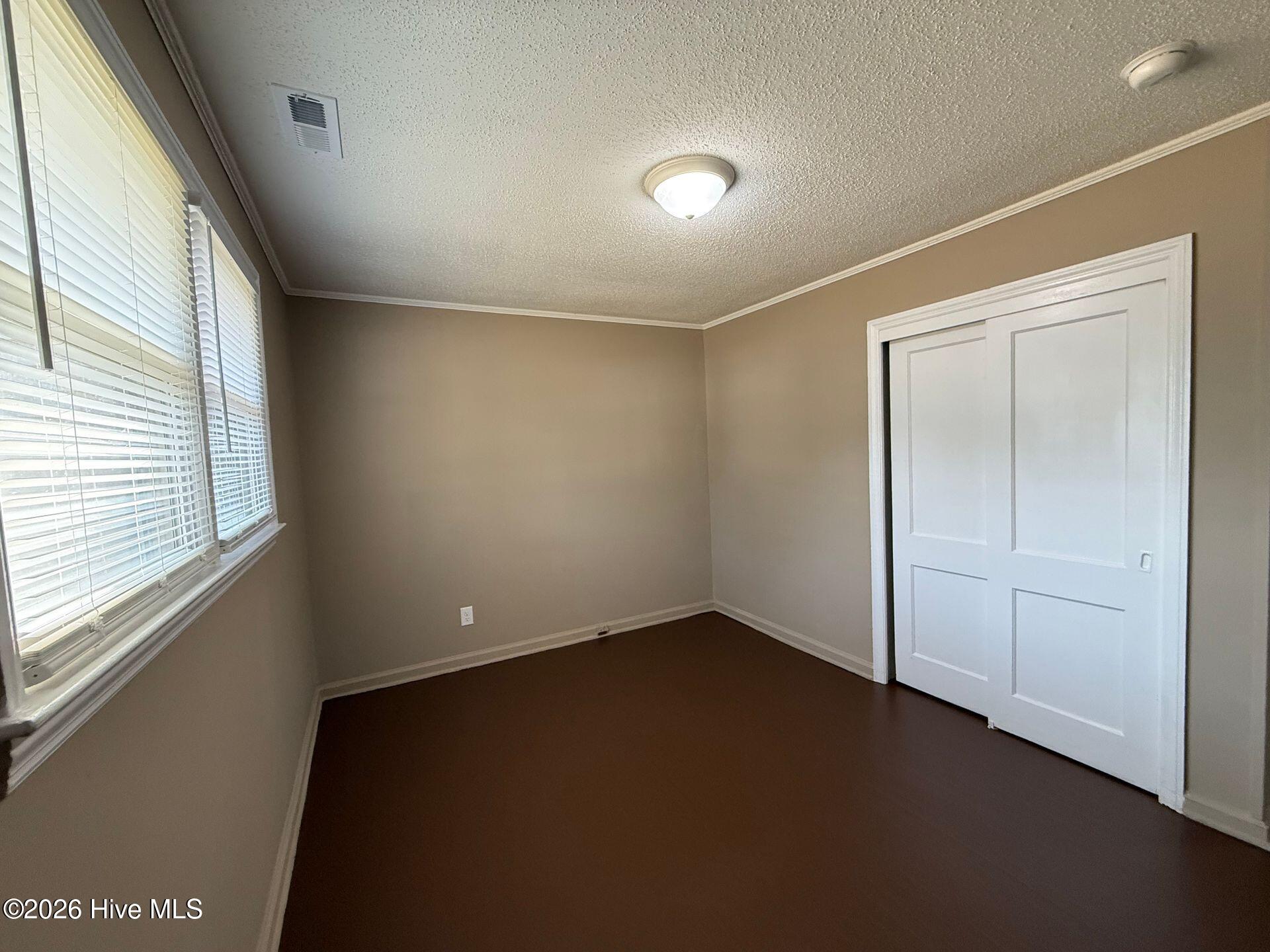 100565761 | Photo 10