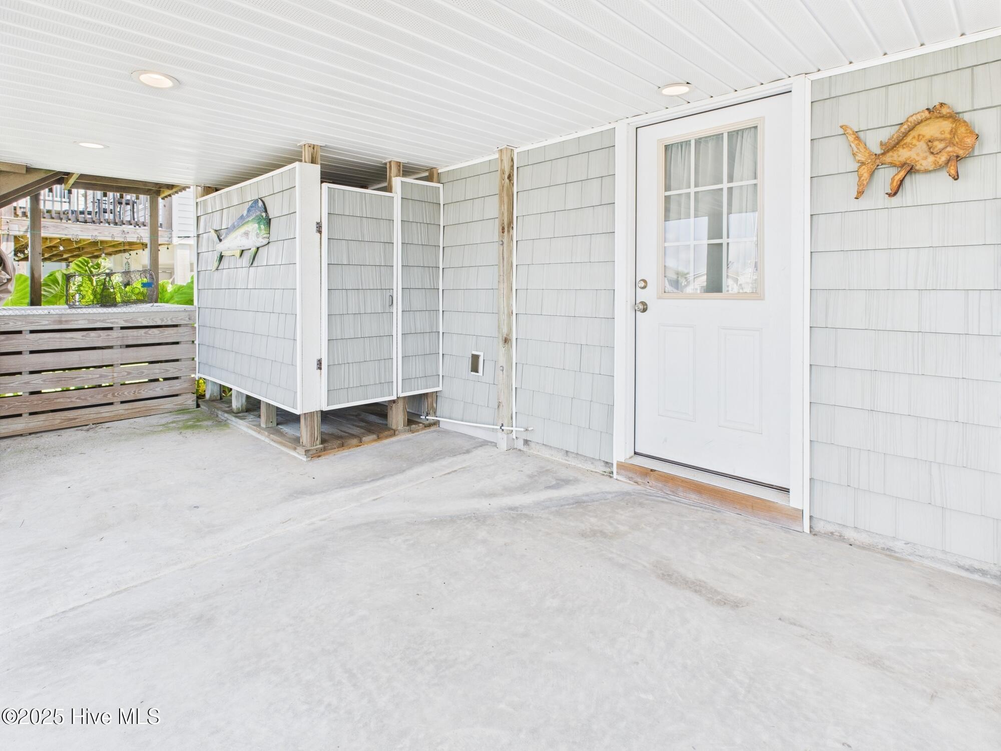 100558213 | Photo 25