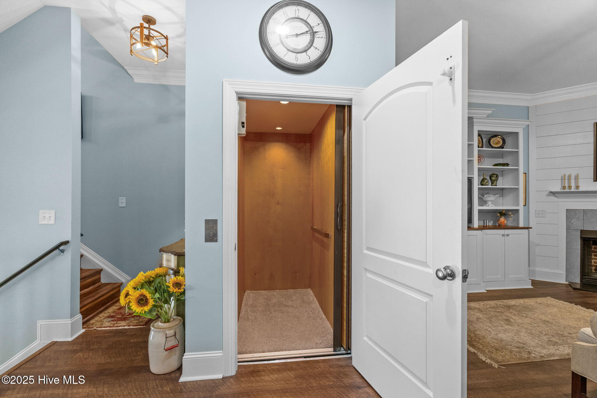 100551443 | Photo 42