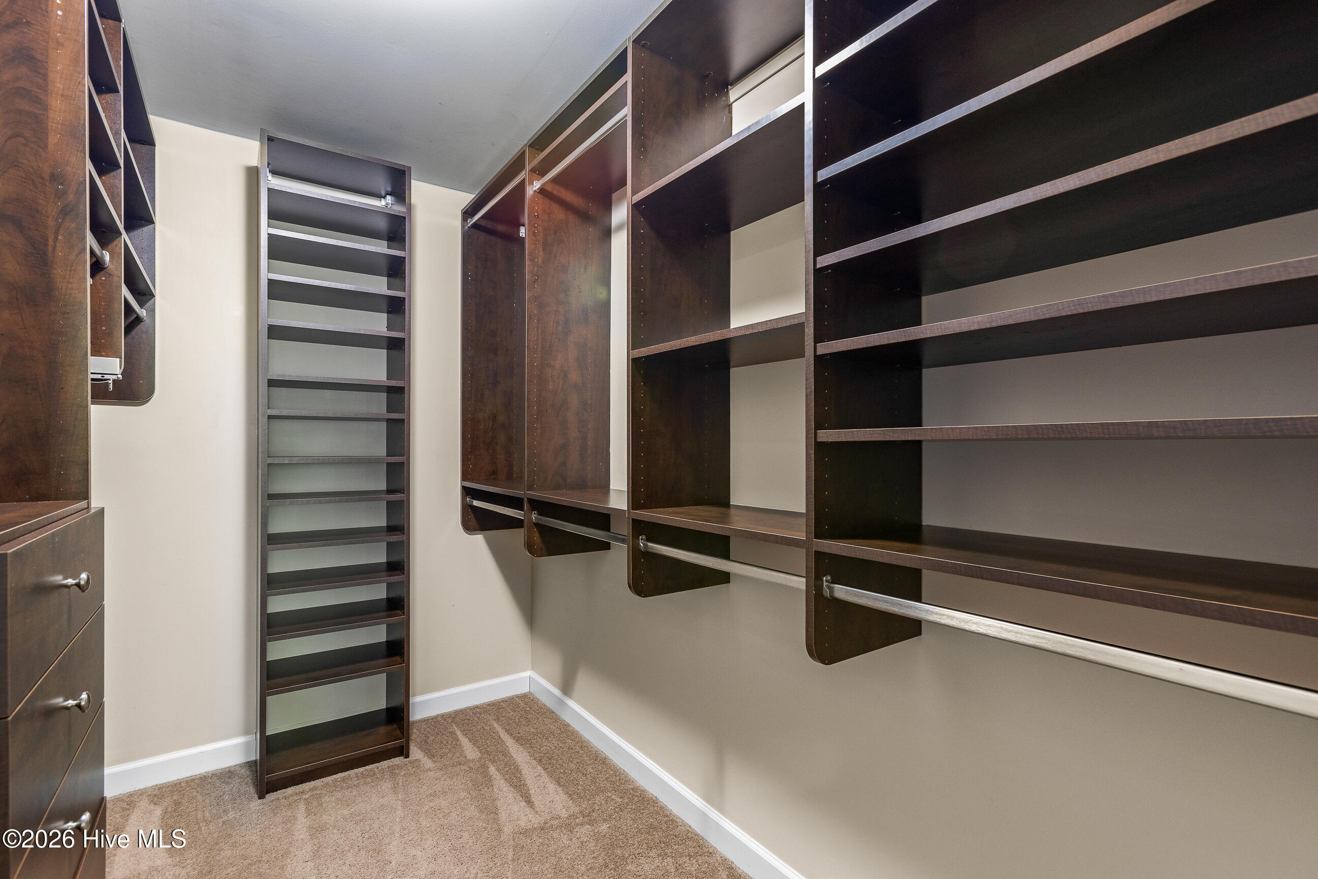 100567364 | Photo 20