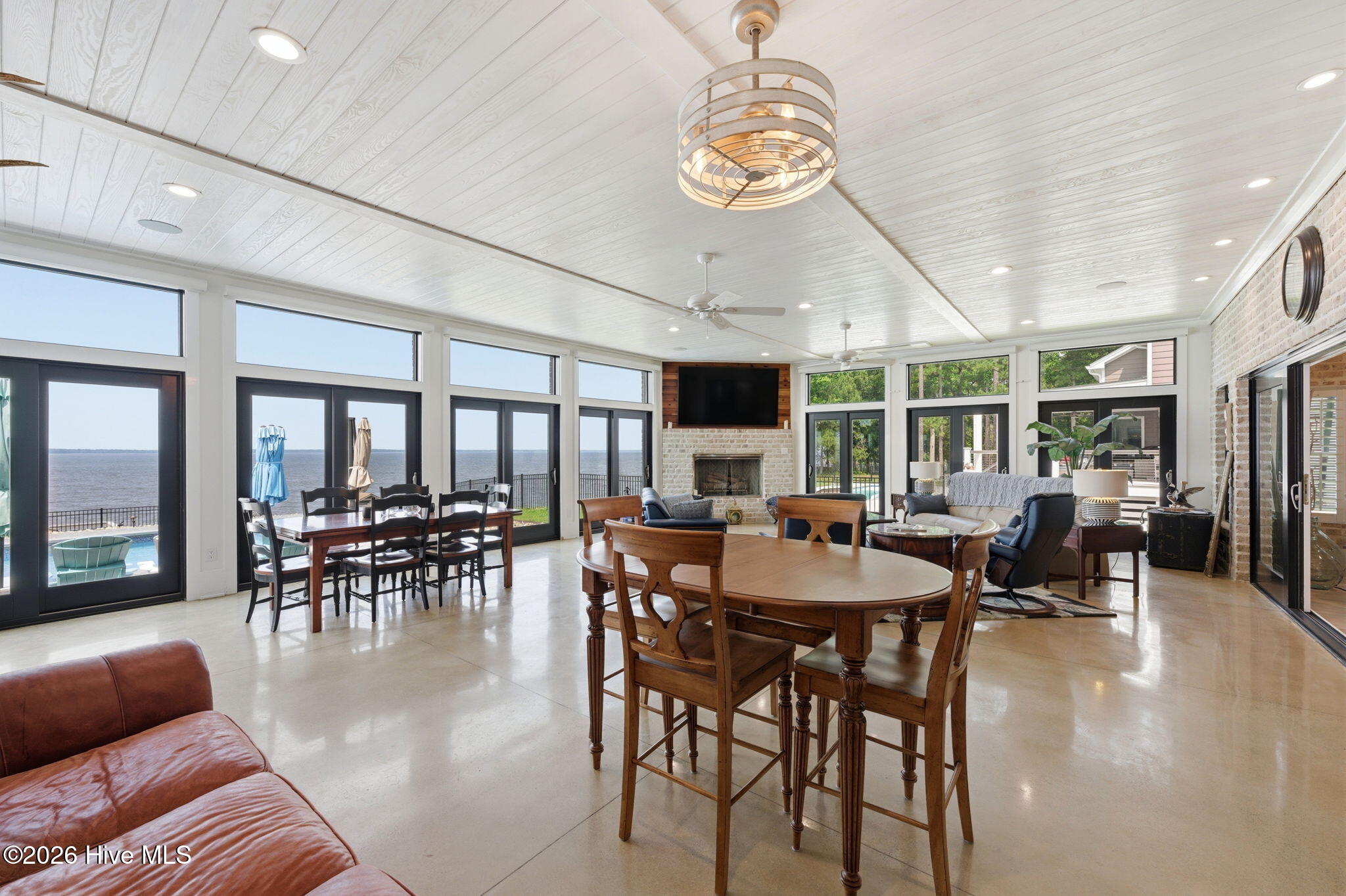 685 Raymond Road,Arapahoe
