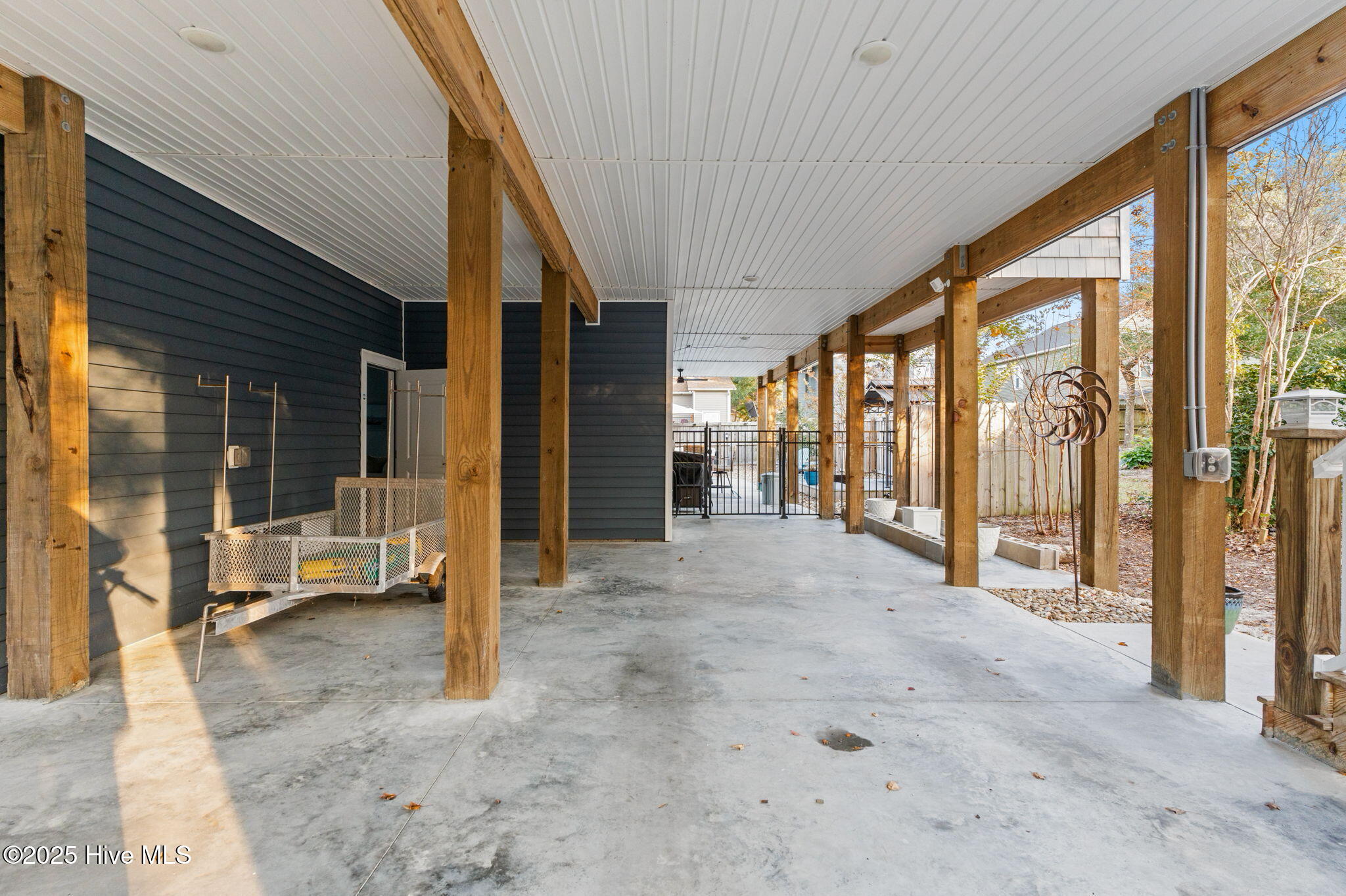 100542676 | Photo 62