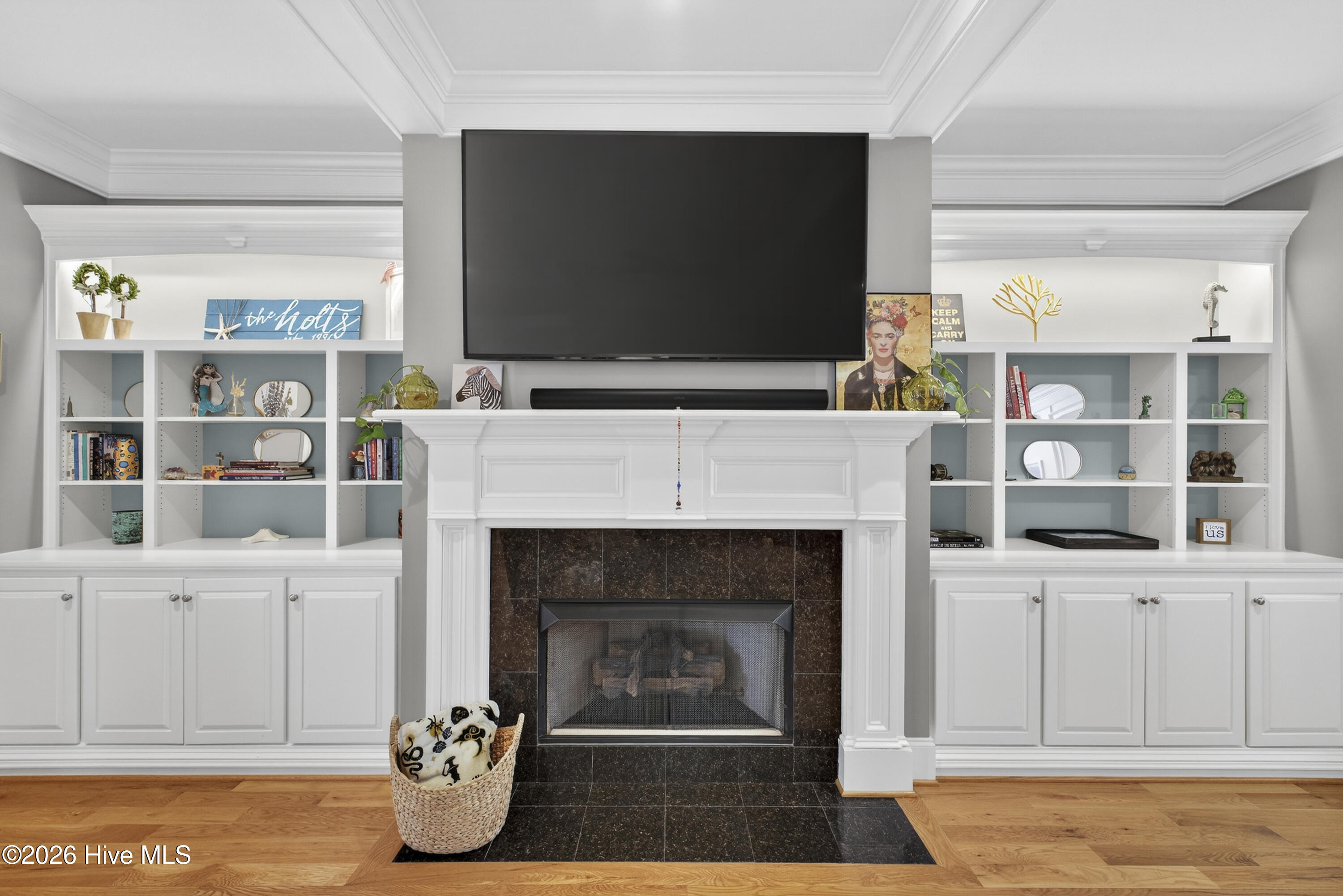 100557887 | Photo 33