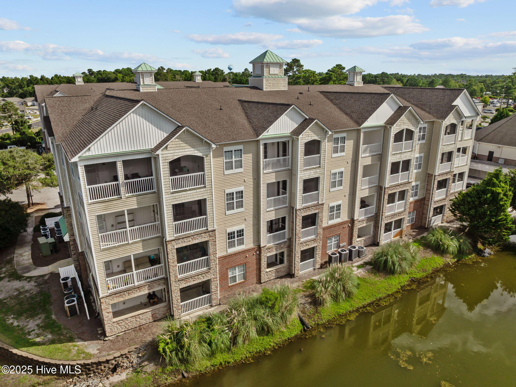 100506684 | Photo 49