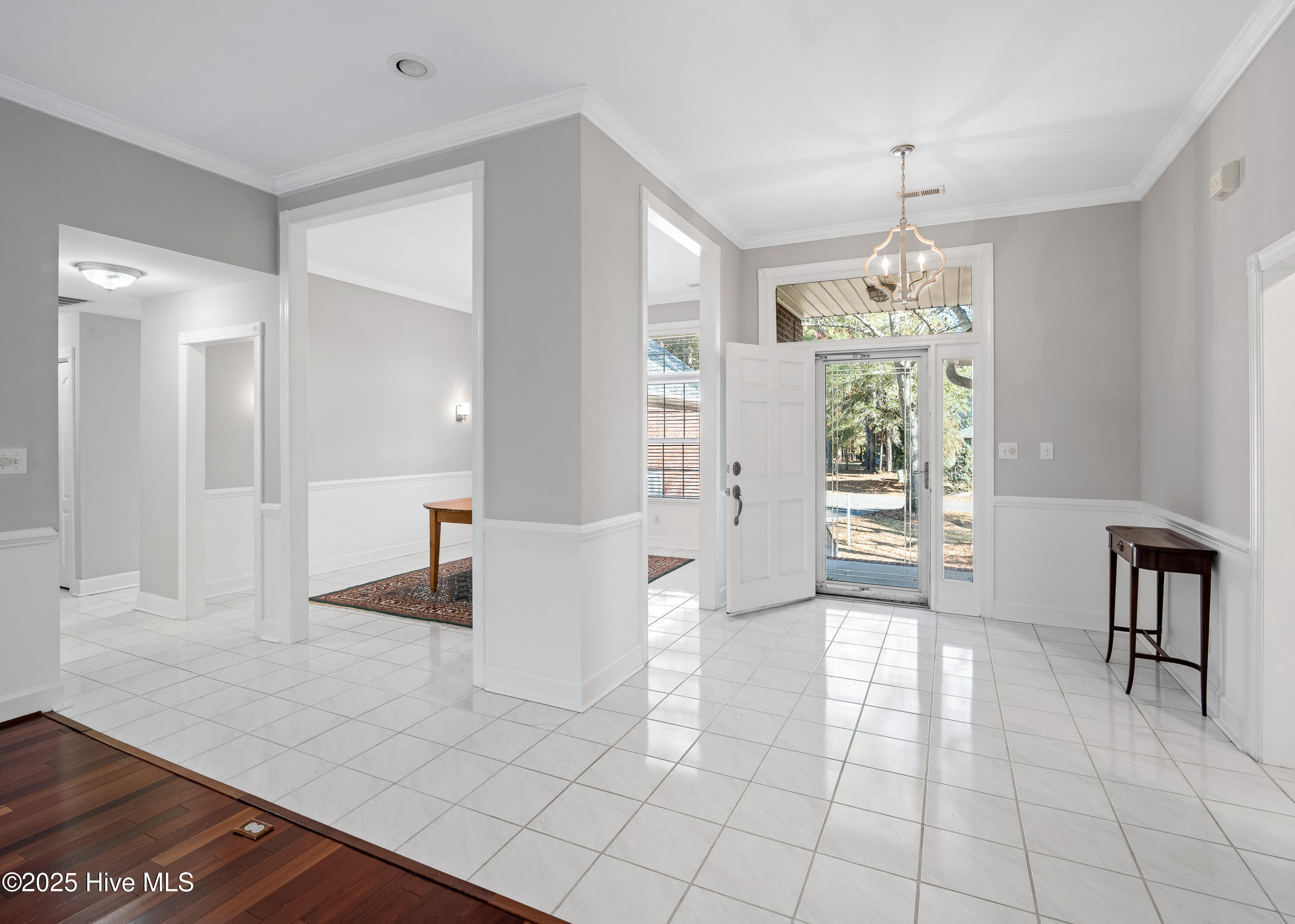 100543941 | Photo 25