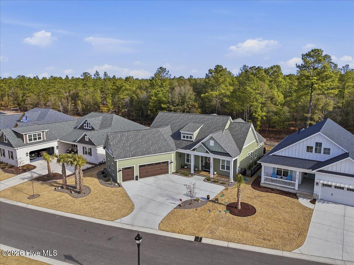 100552703 | Photo 53