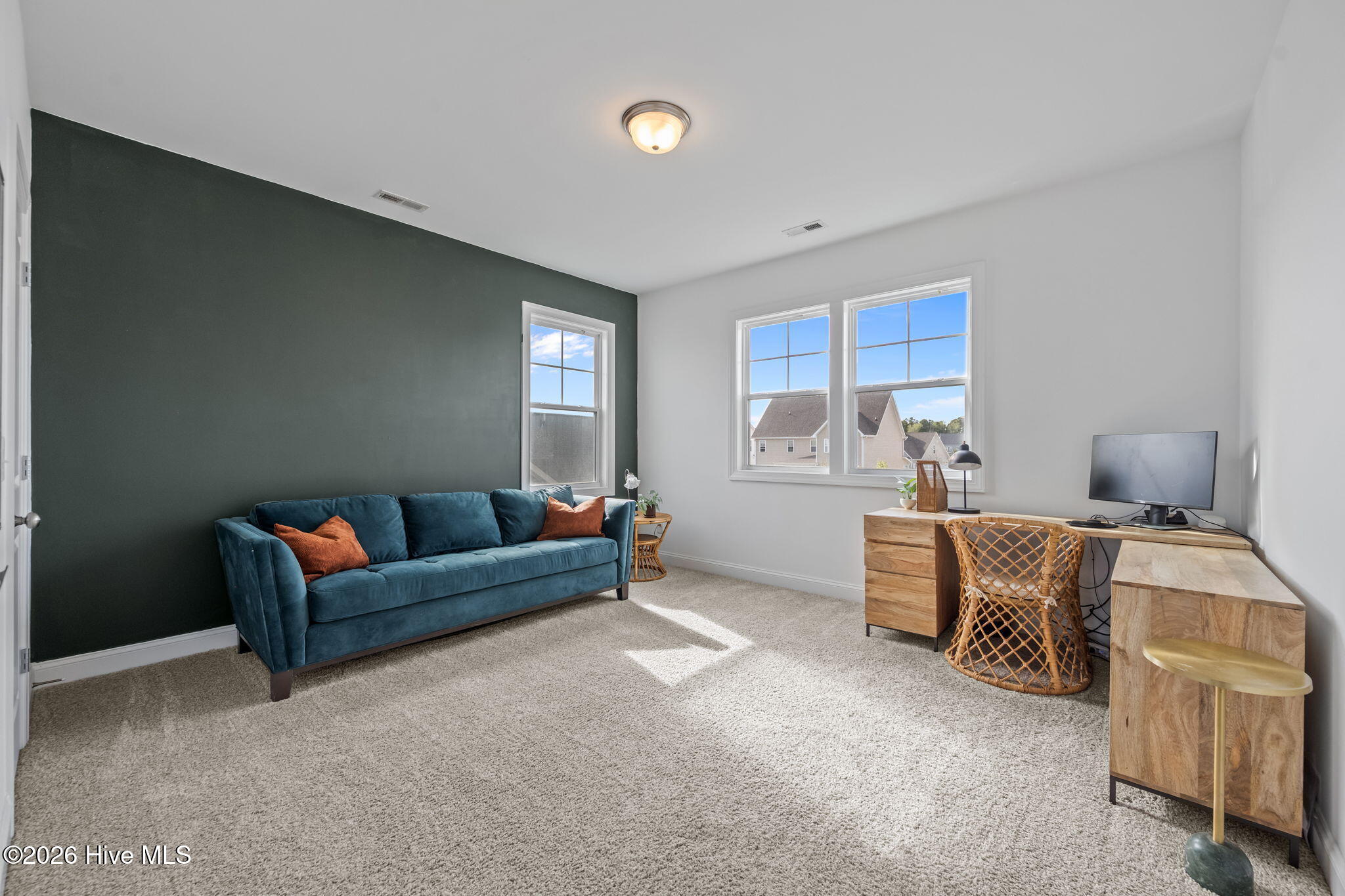 100566111 | Photo 35