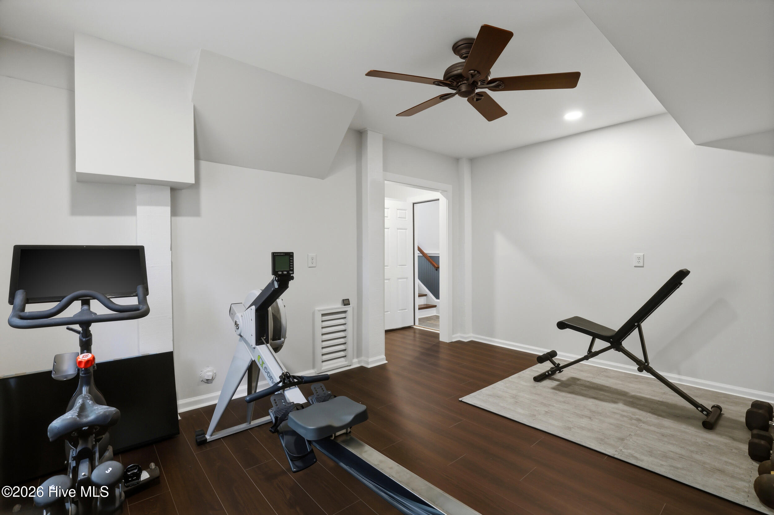 100564961 | Photo 34