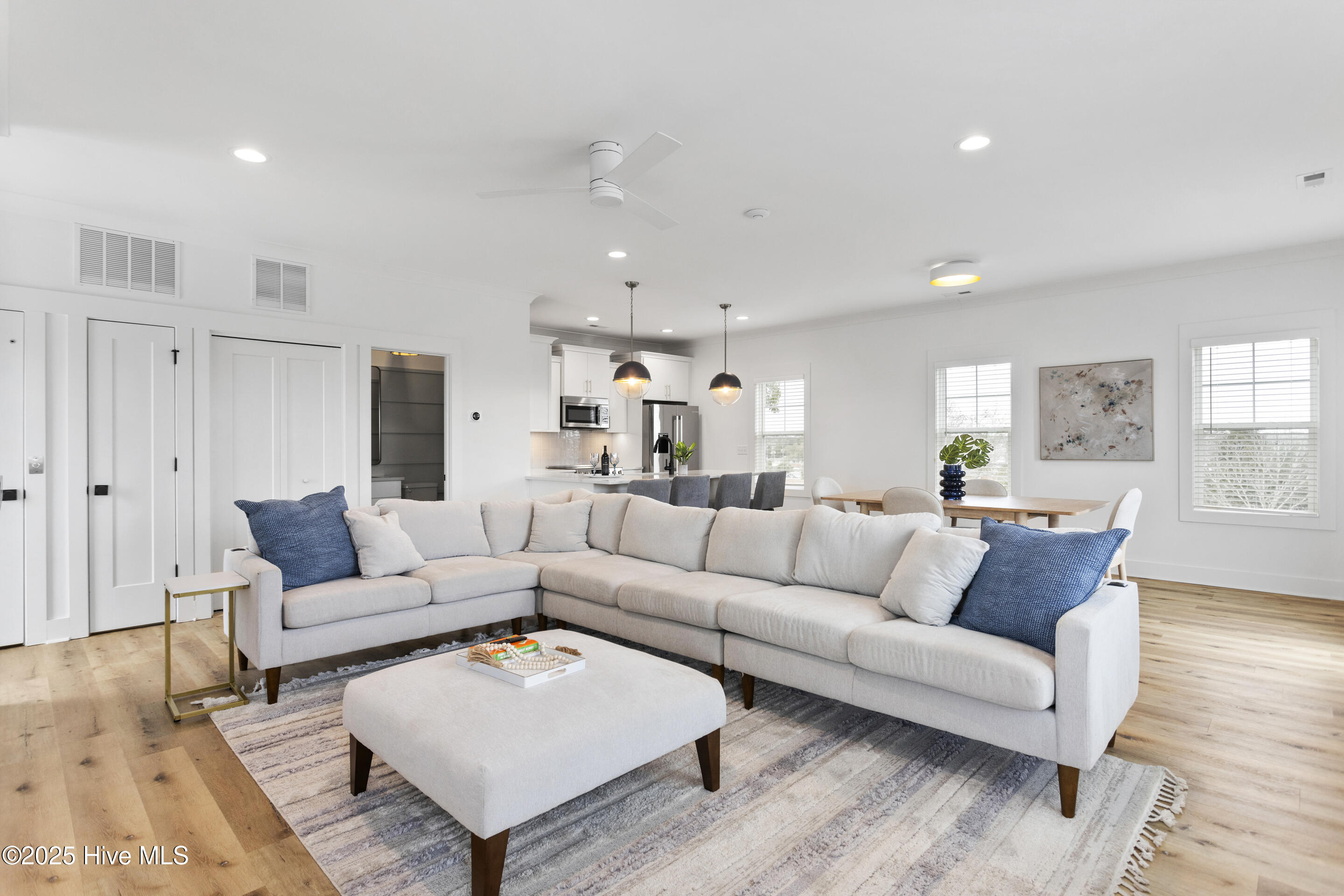 100521314 | Photo 13