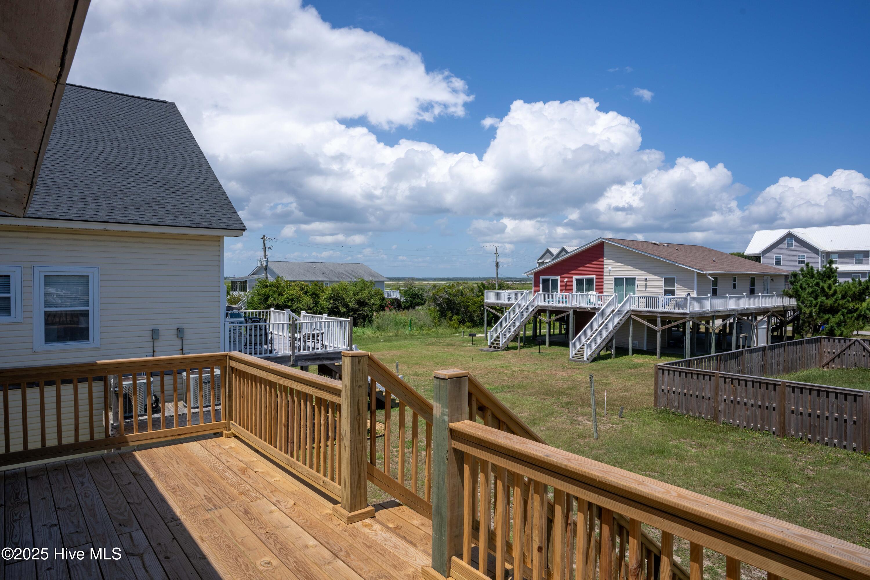 100489747 | Photo 18