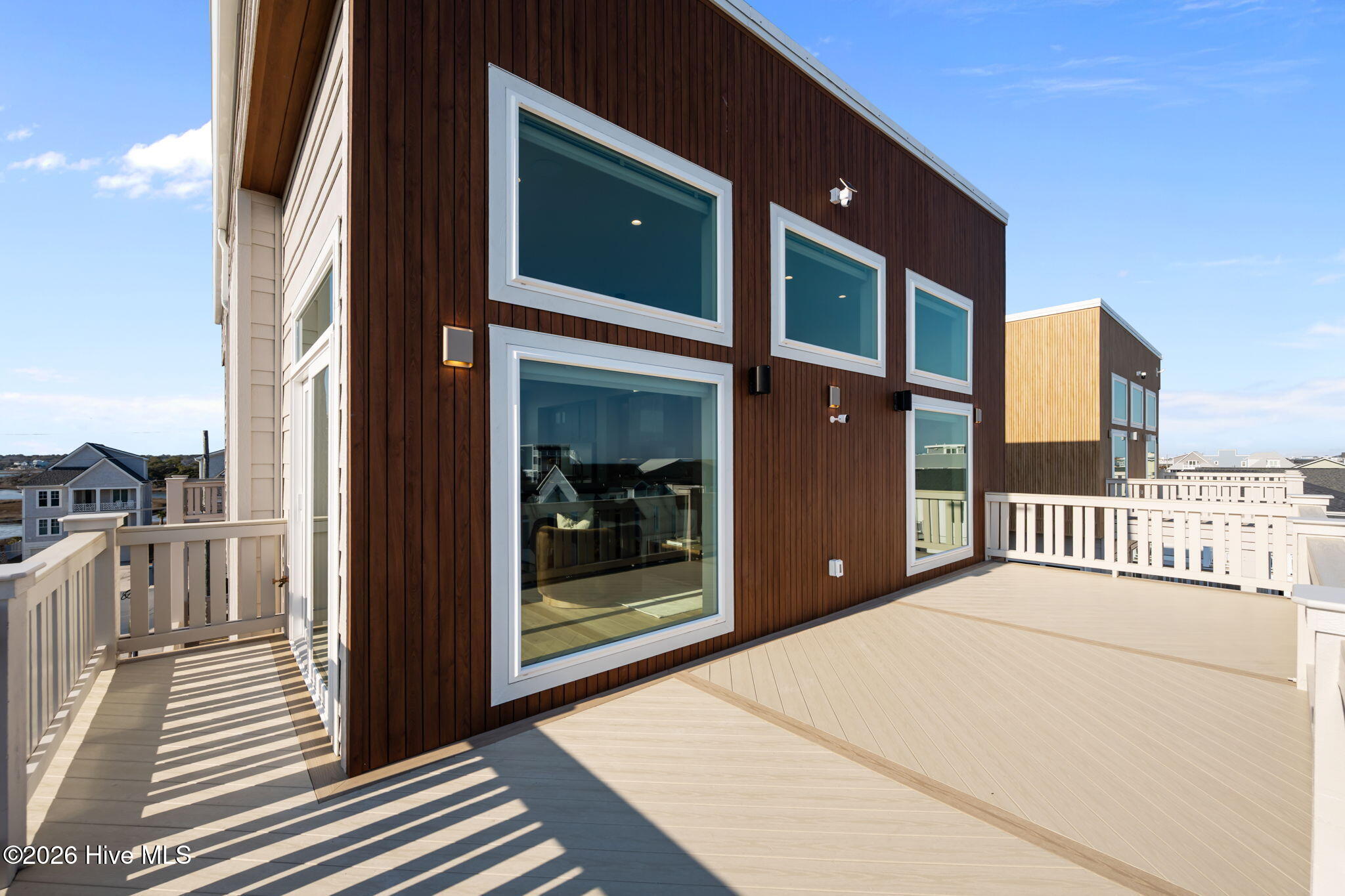 100552191 | Photo 34