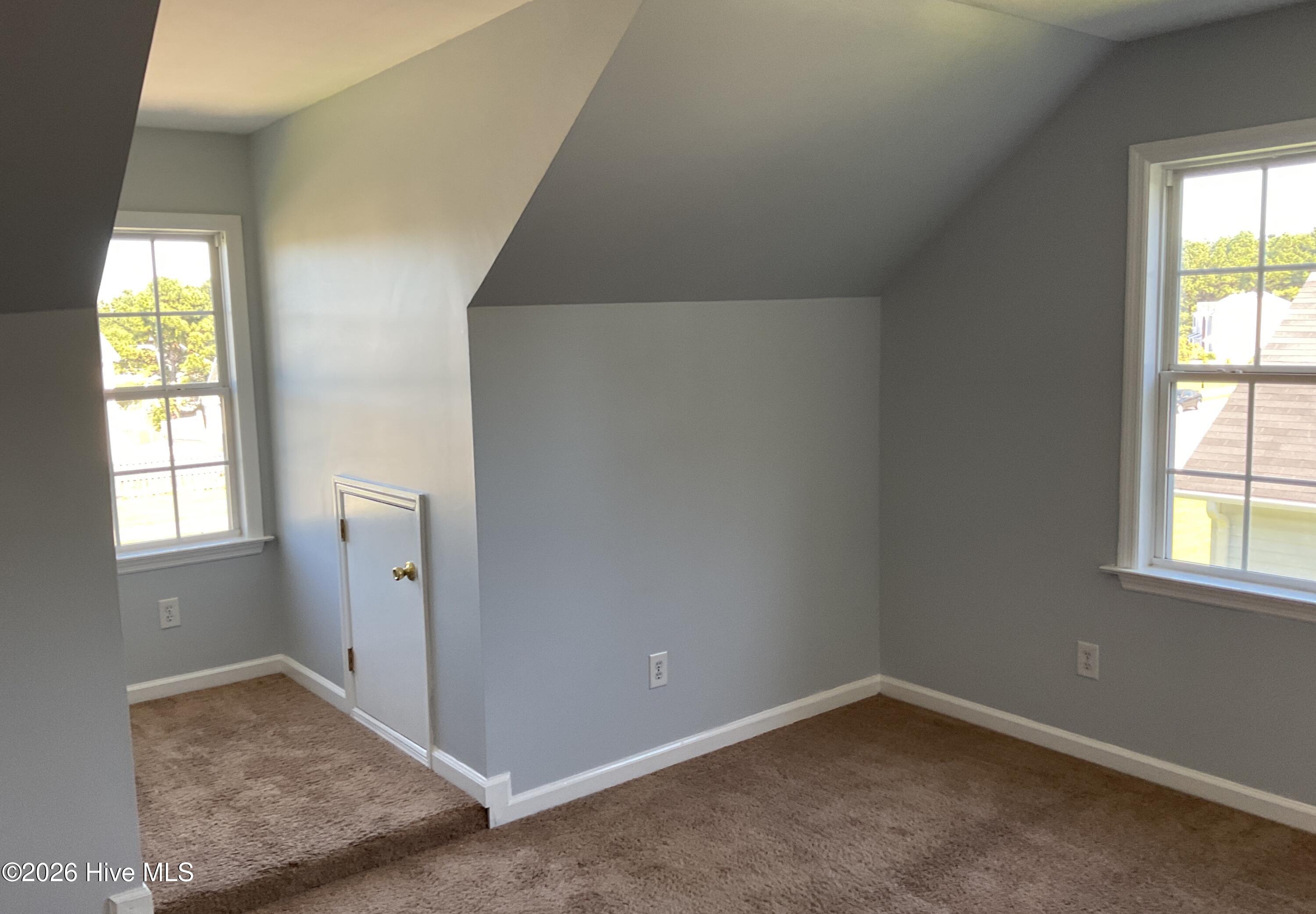 100566340 | Photo 16