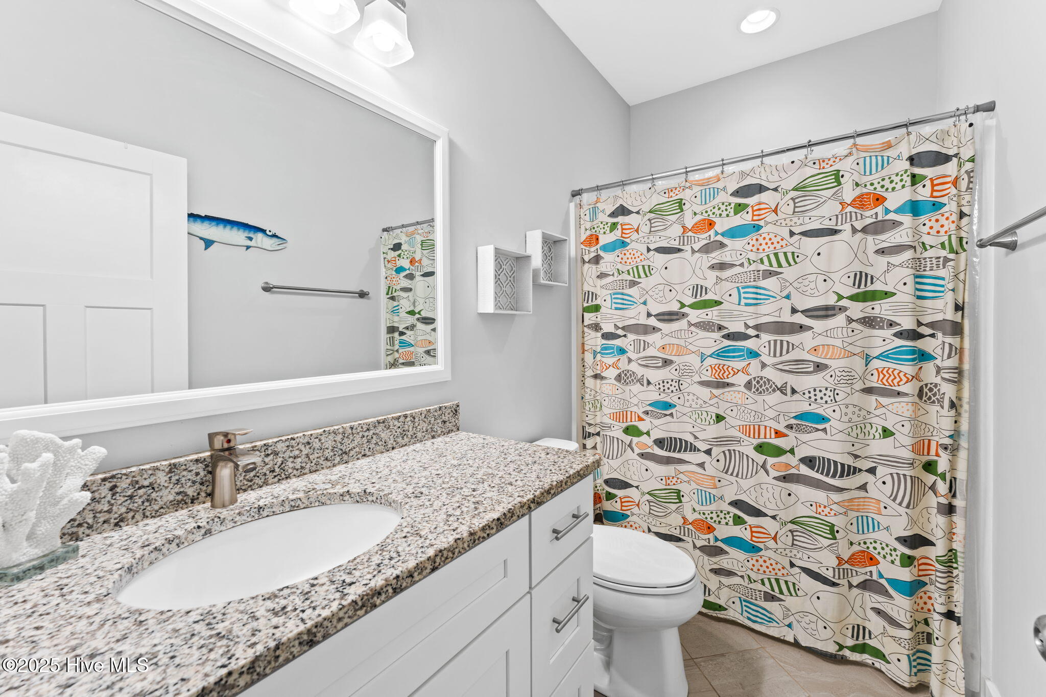 100545093 | Photo 19