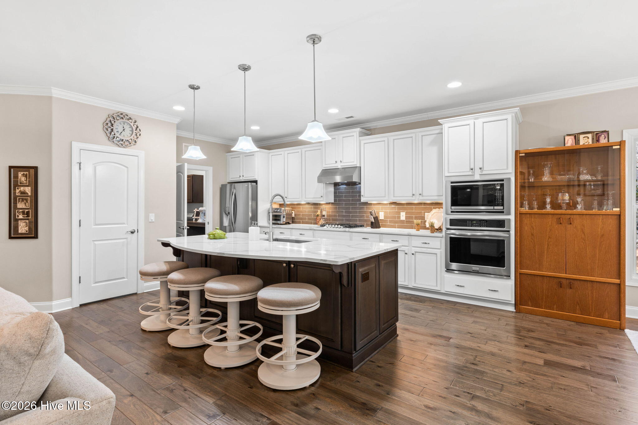 100560981 | Photo 20