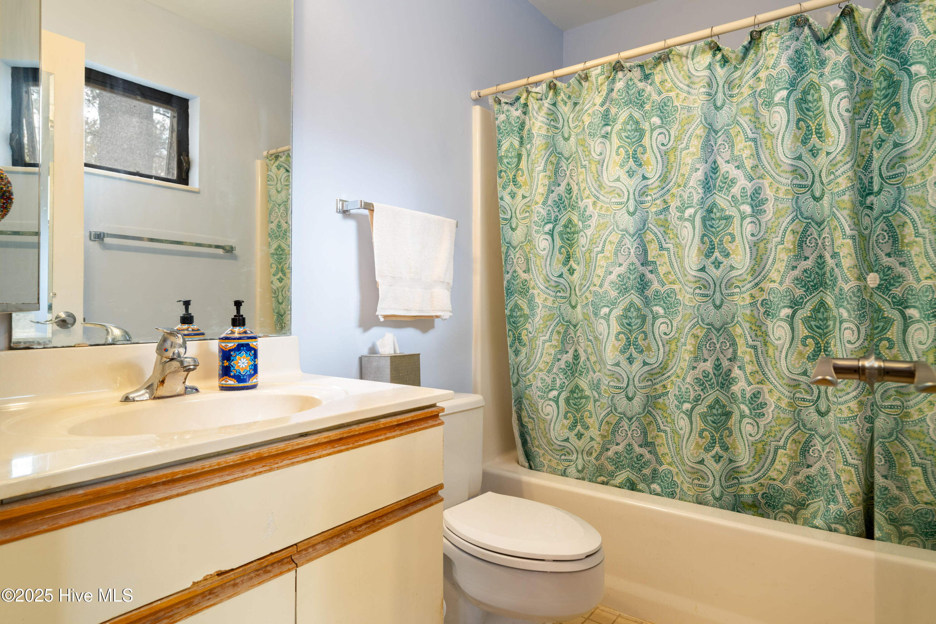 100543776 | Photo 48