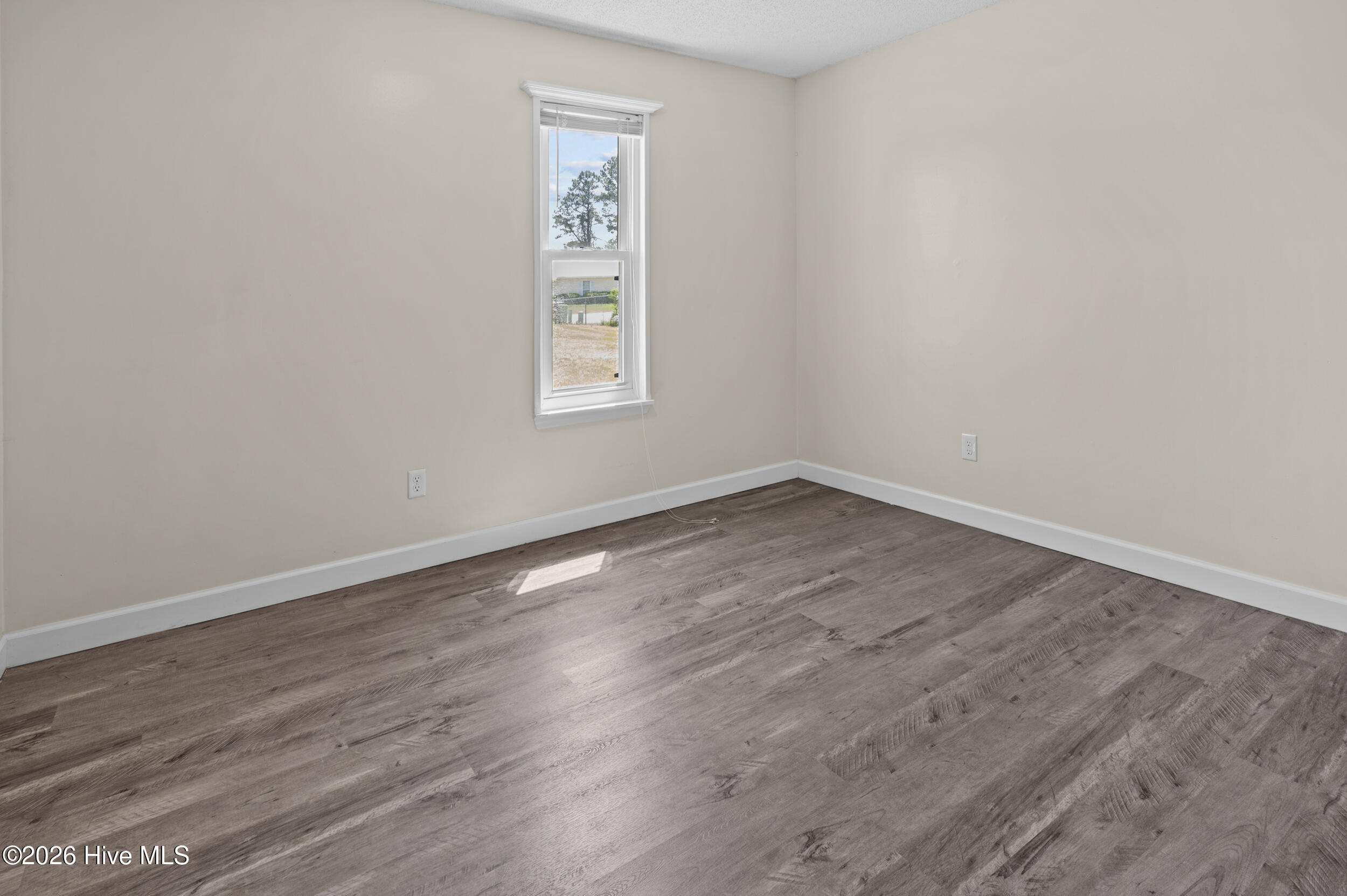 100564670 | Photo 19