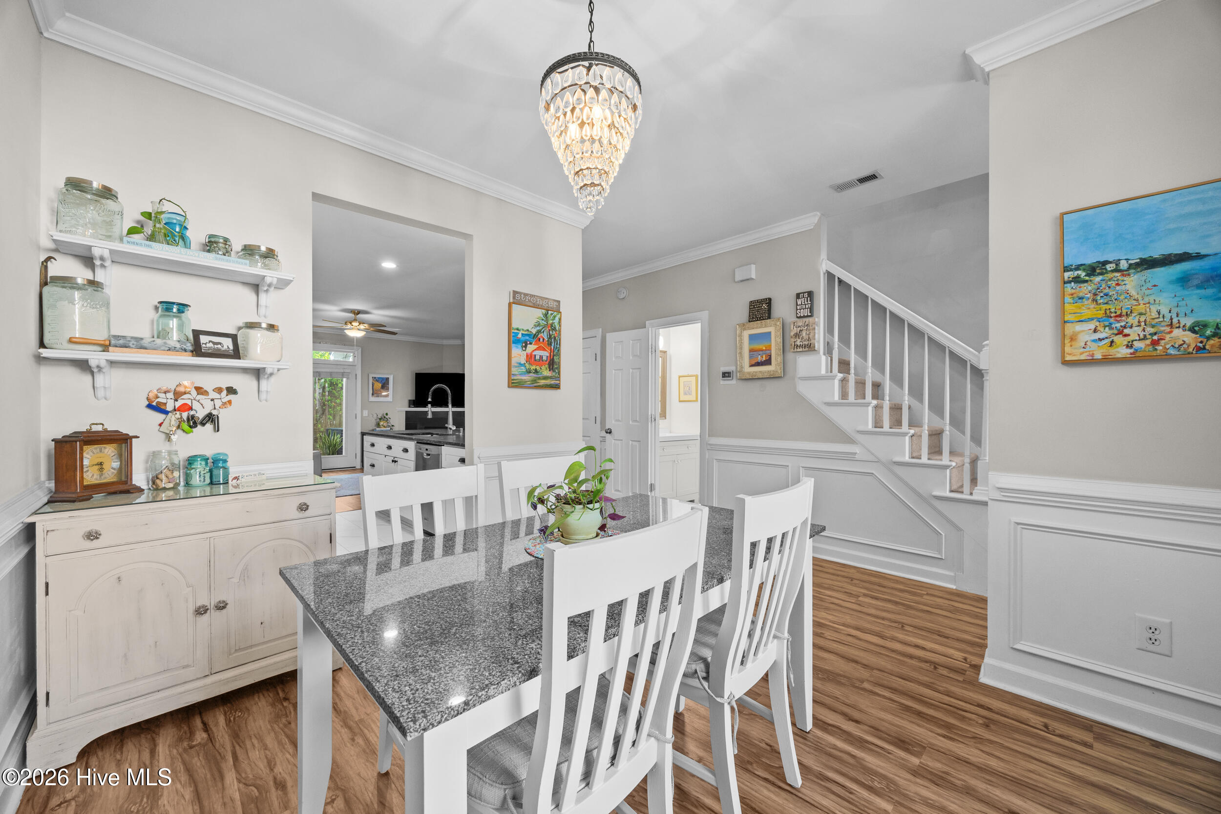 100567438 | Photo 12