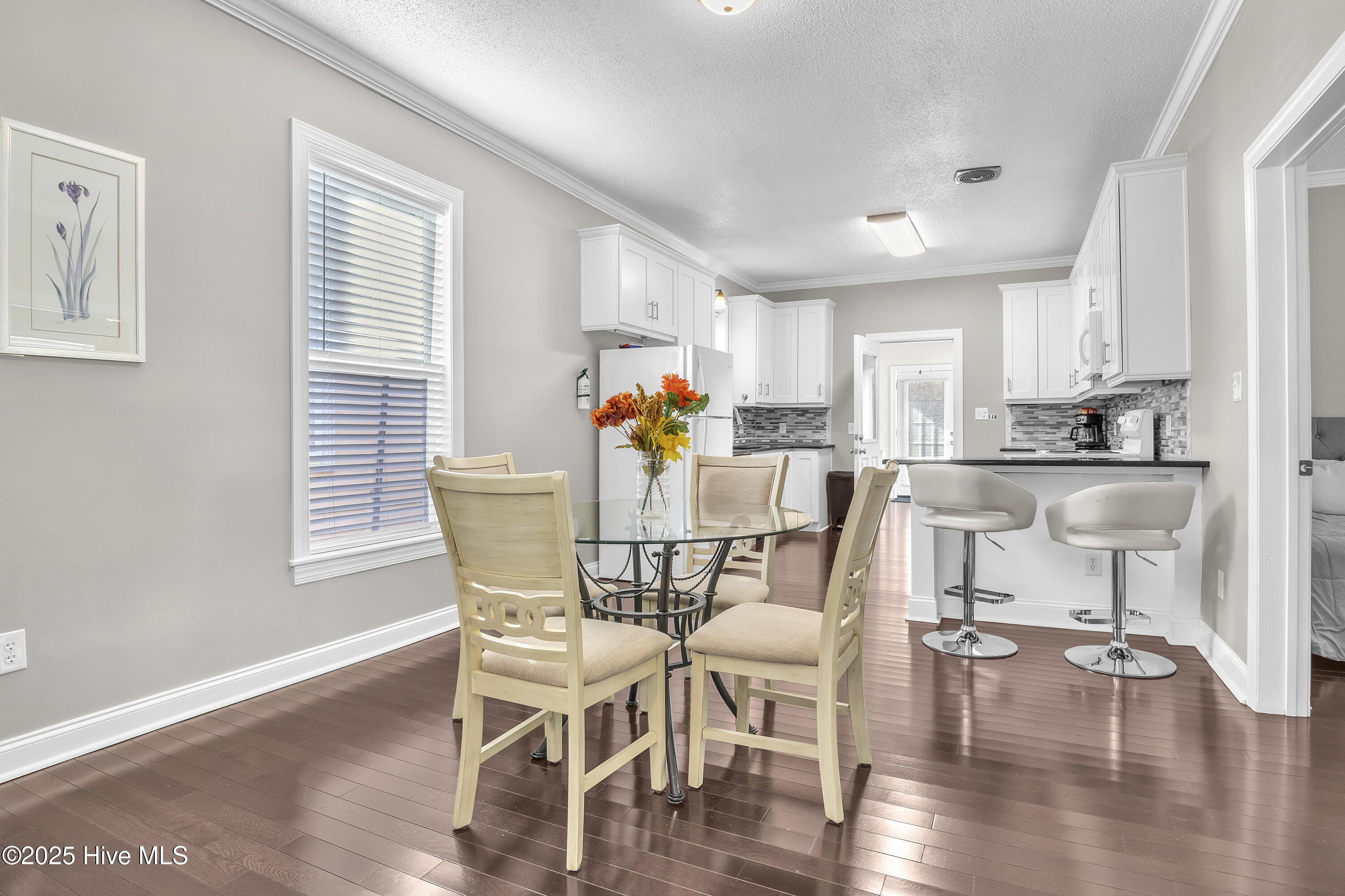 100548856 | Photo 18