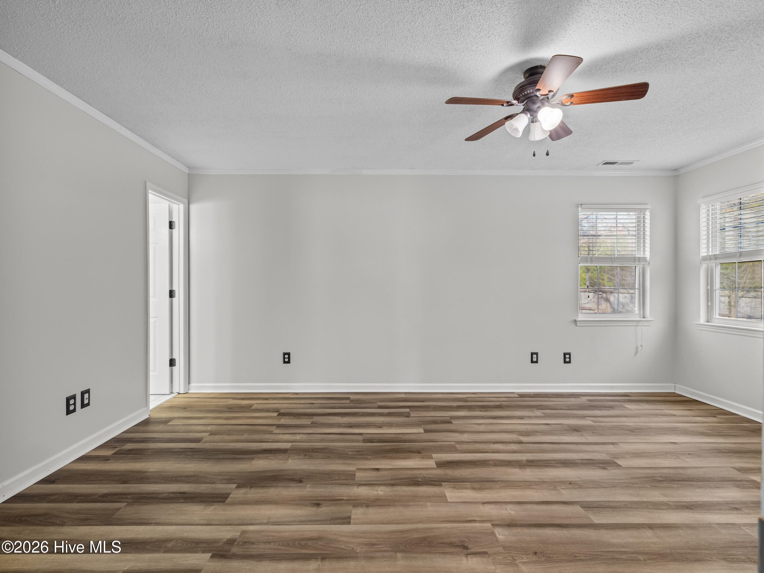 100550311 | Photo 18