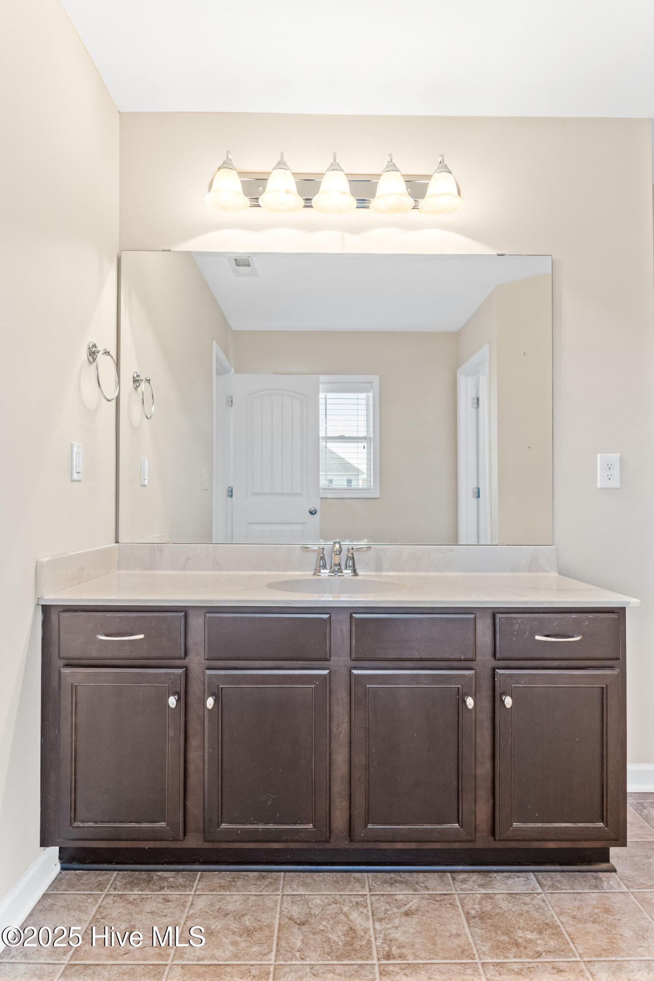 100538426 | Photo 20