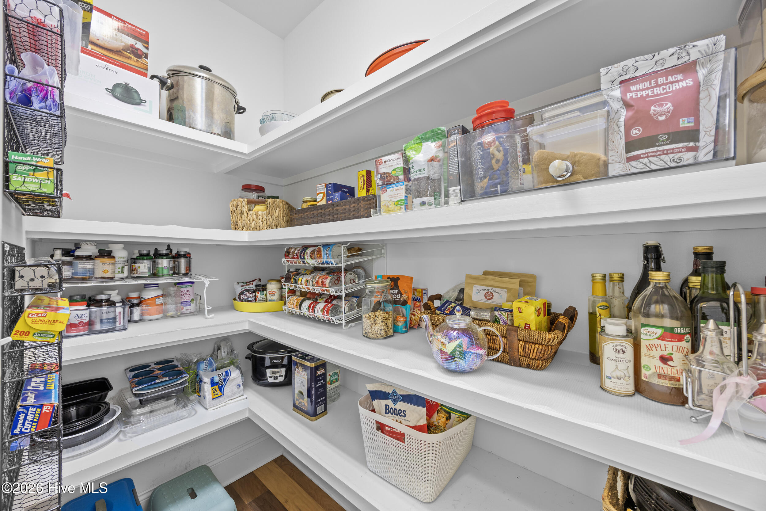 100565647 | Photo 20