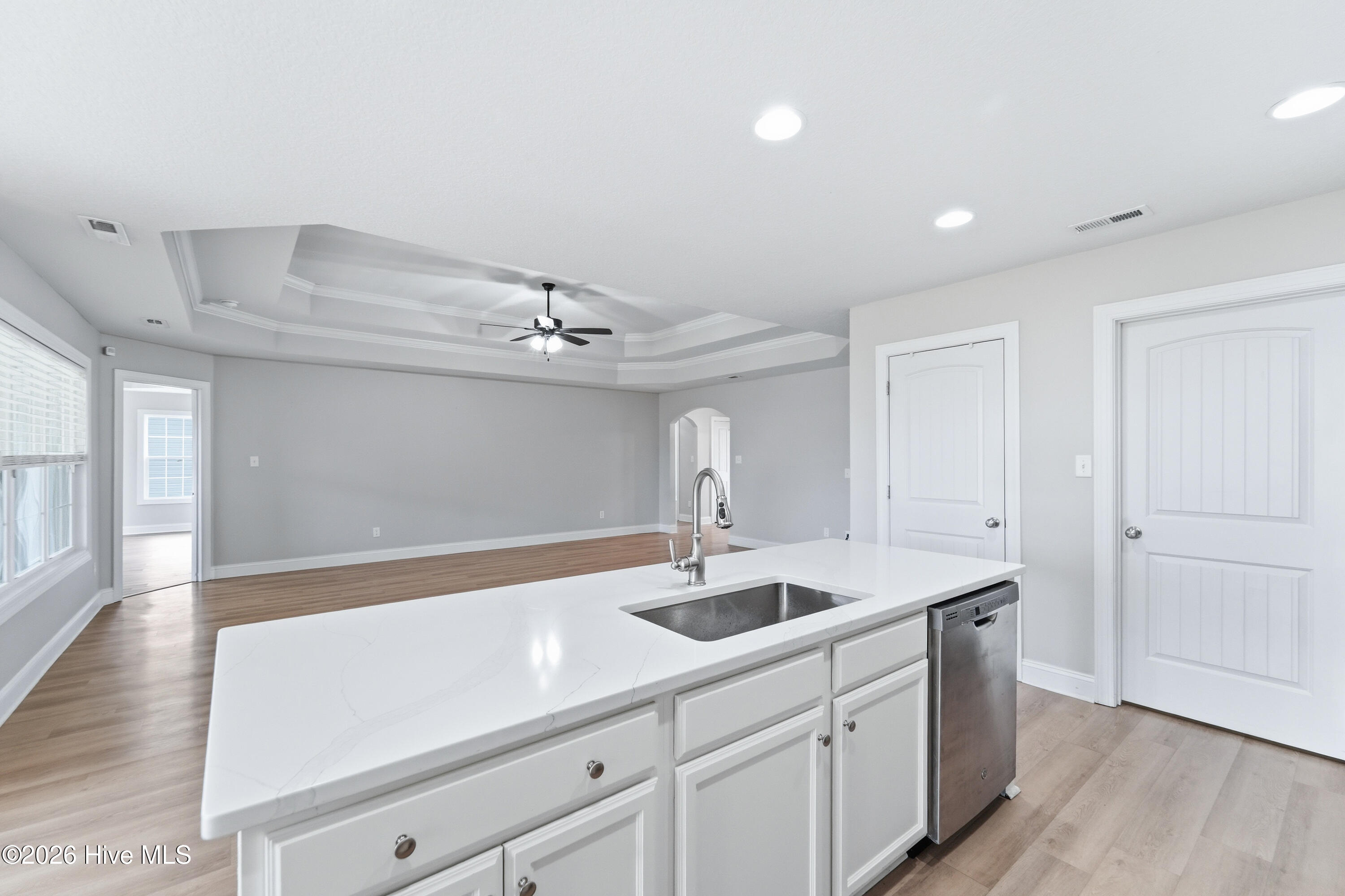 100570478 | Photo 22