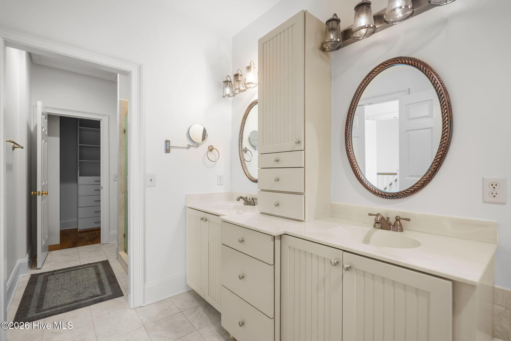 100560012 | Photo 32