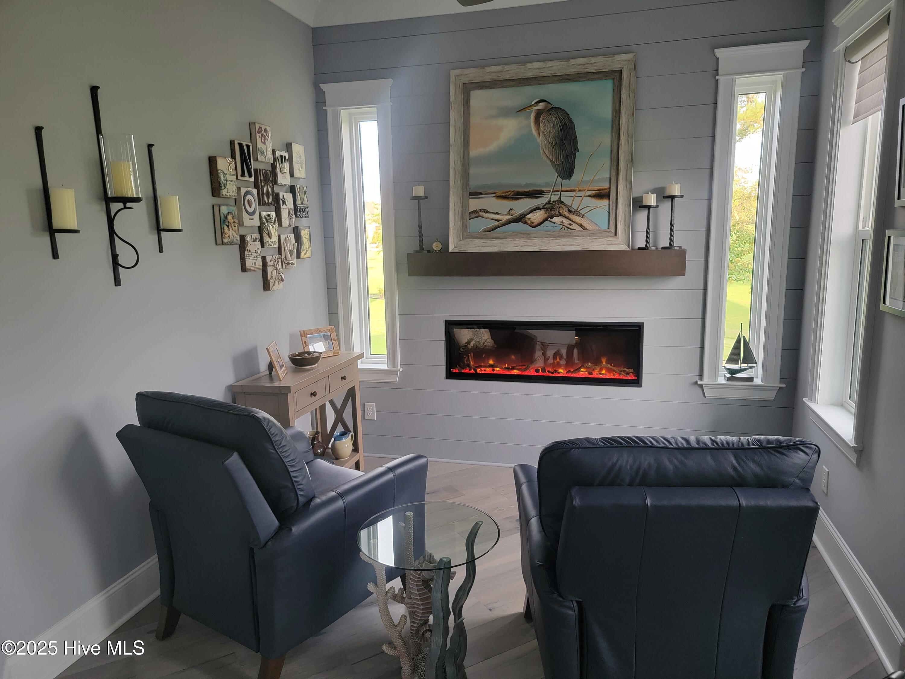 100547698 | Photo 23