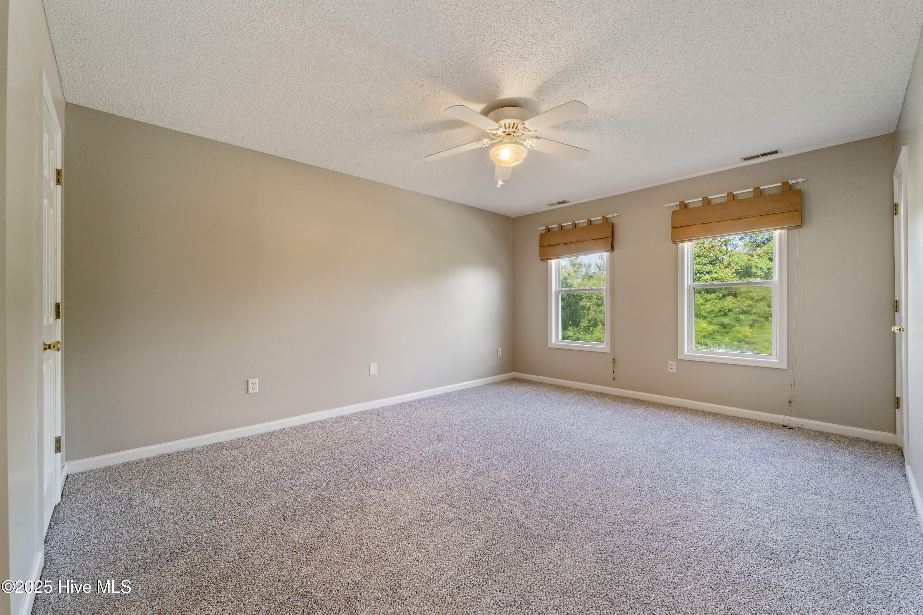 100559136 | Photo 10