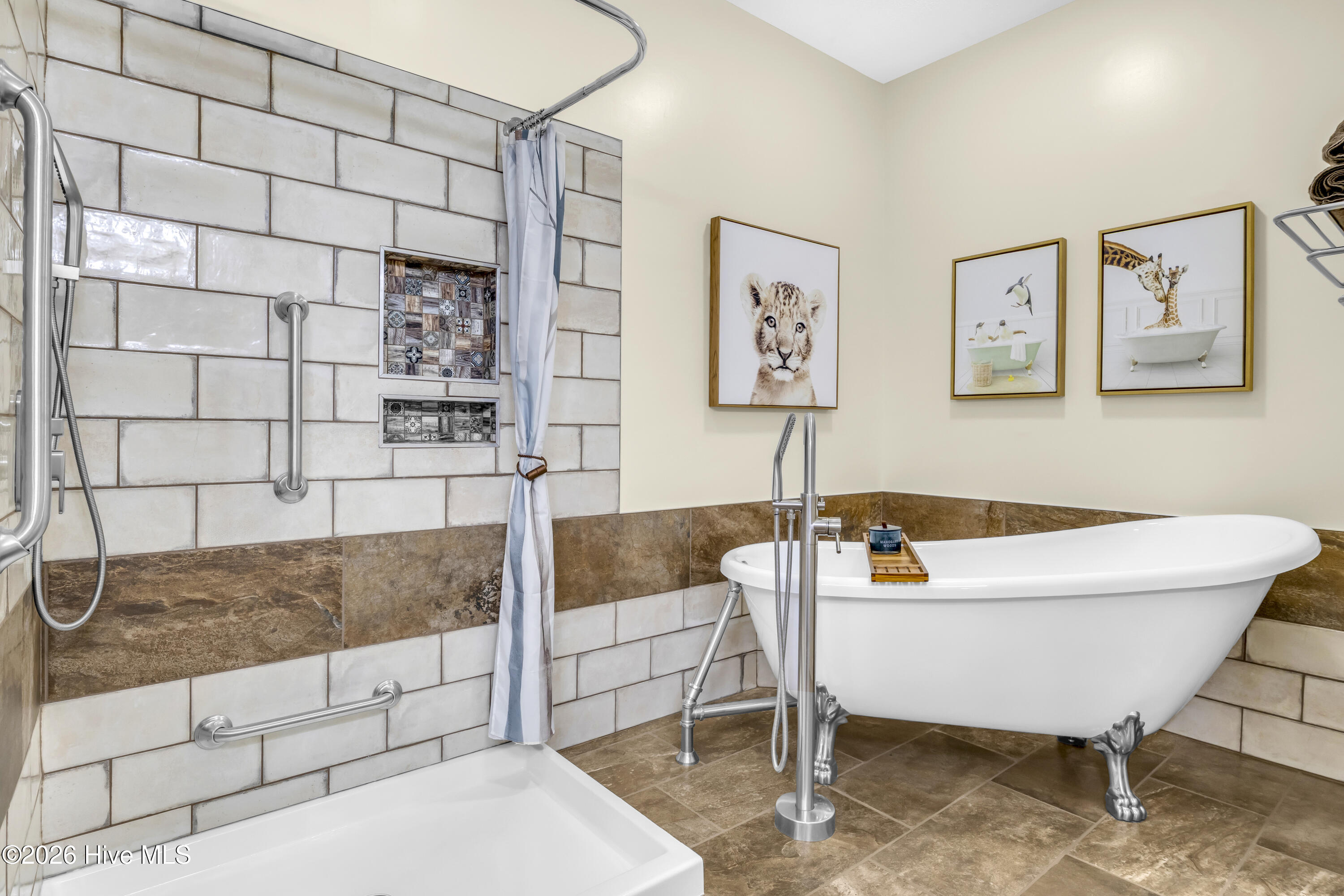 100566160 | Photo 24