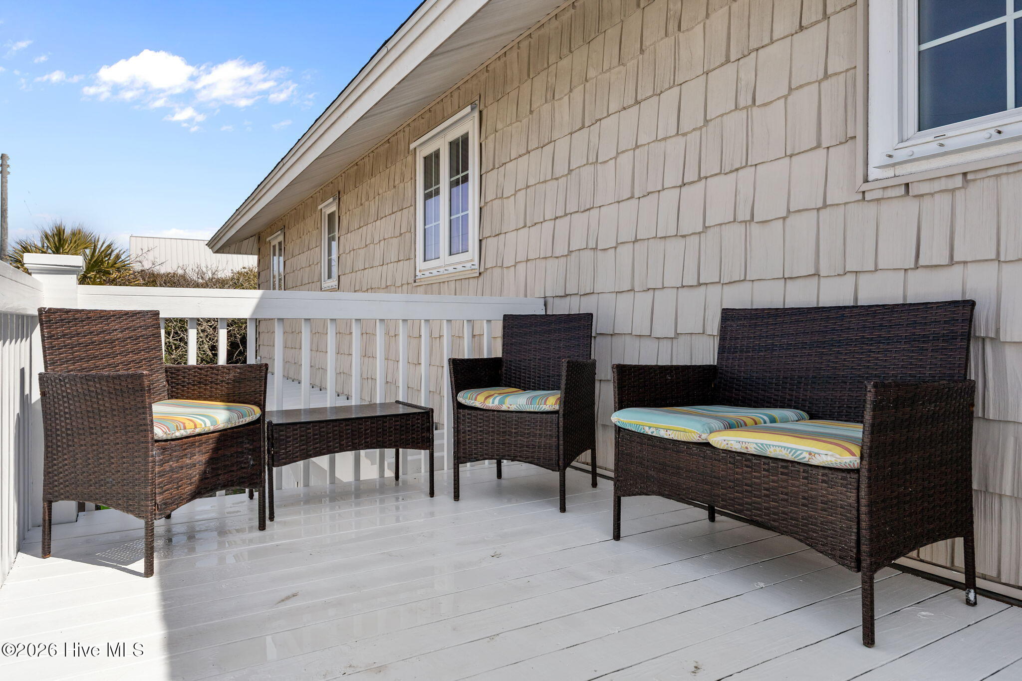 100559342 | Photo 11