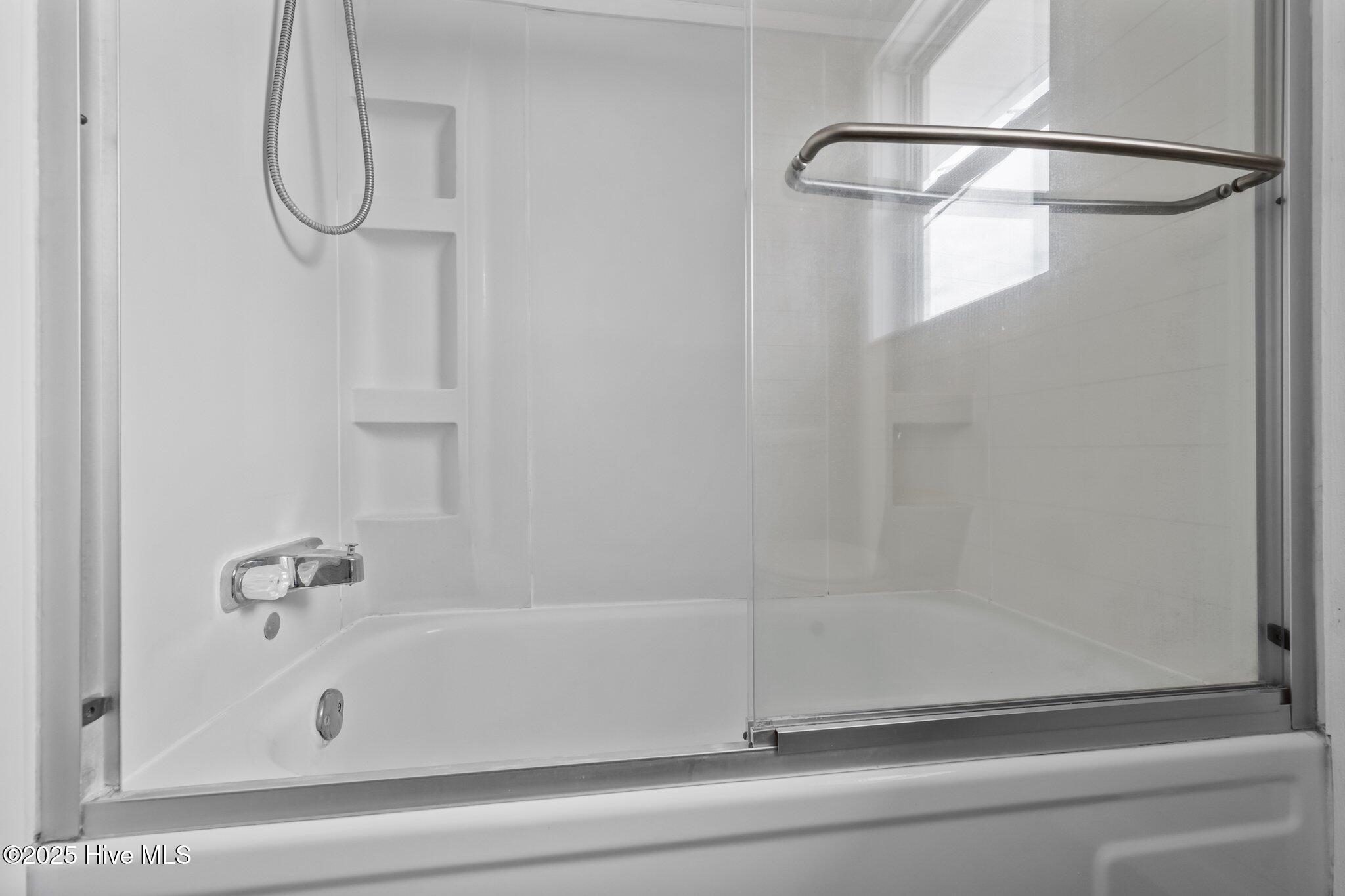 100555886 | Photo 27