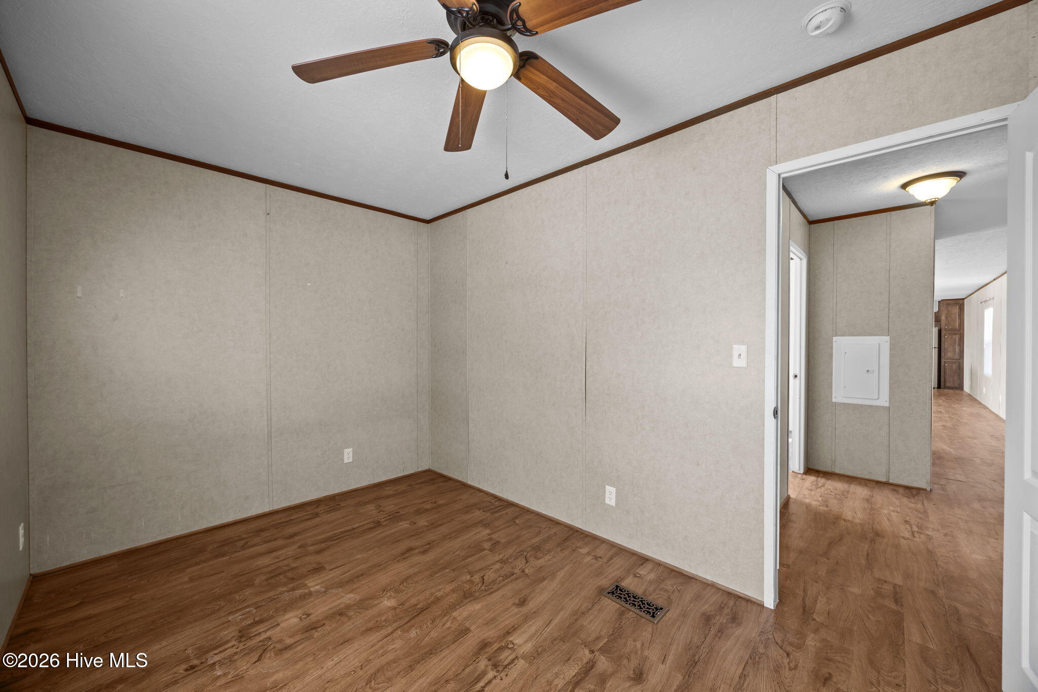 100551918 | Photo 38