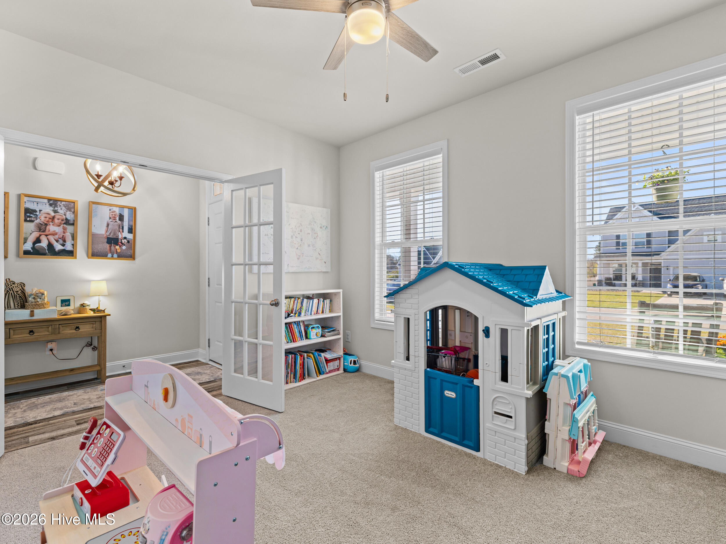 100565919 | Photo 11