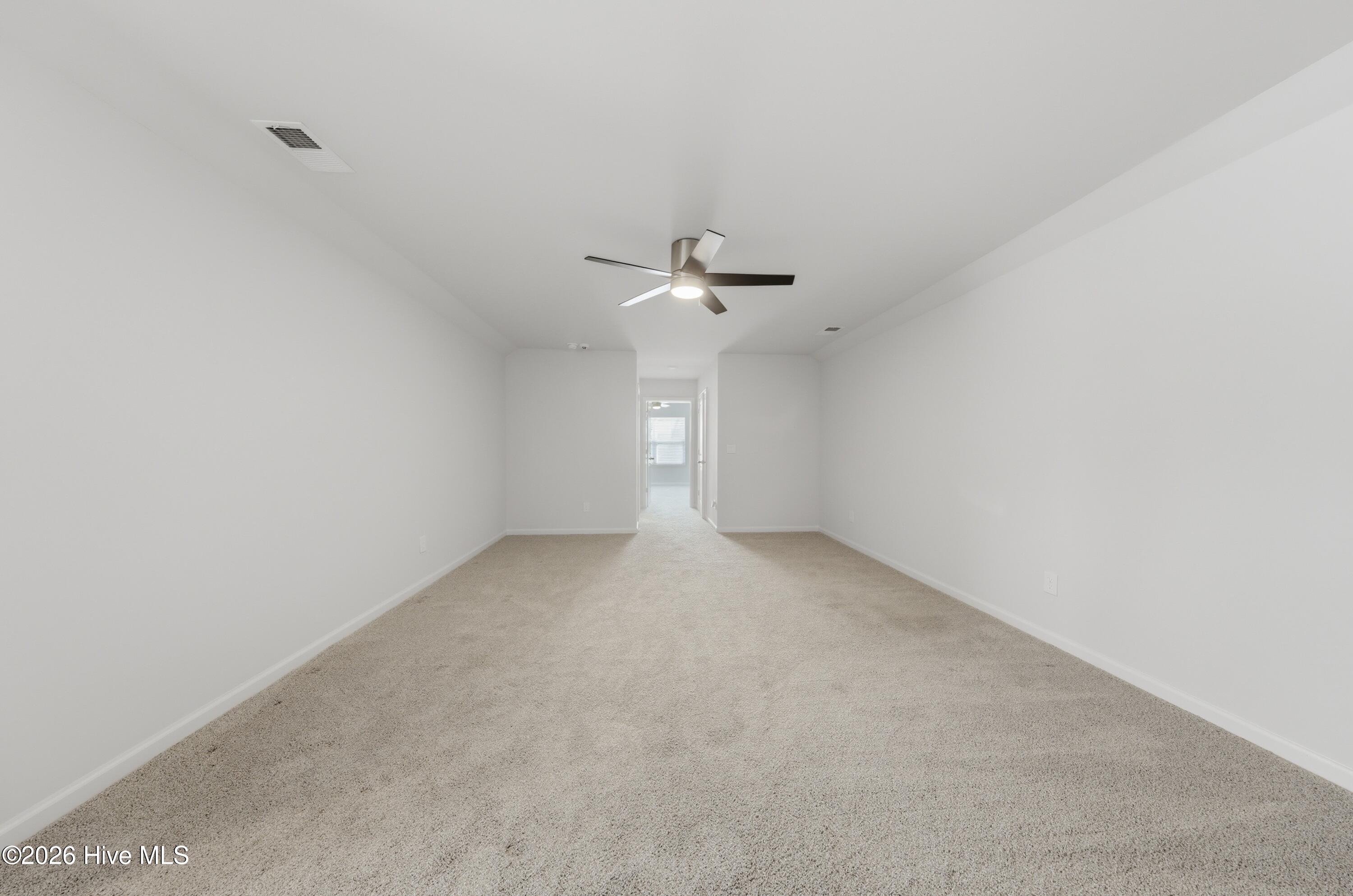 100564310 | Photo 42